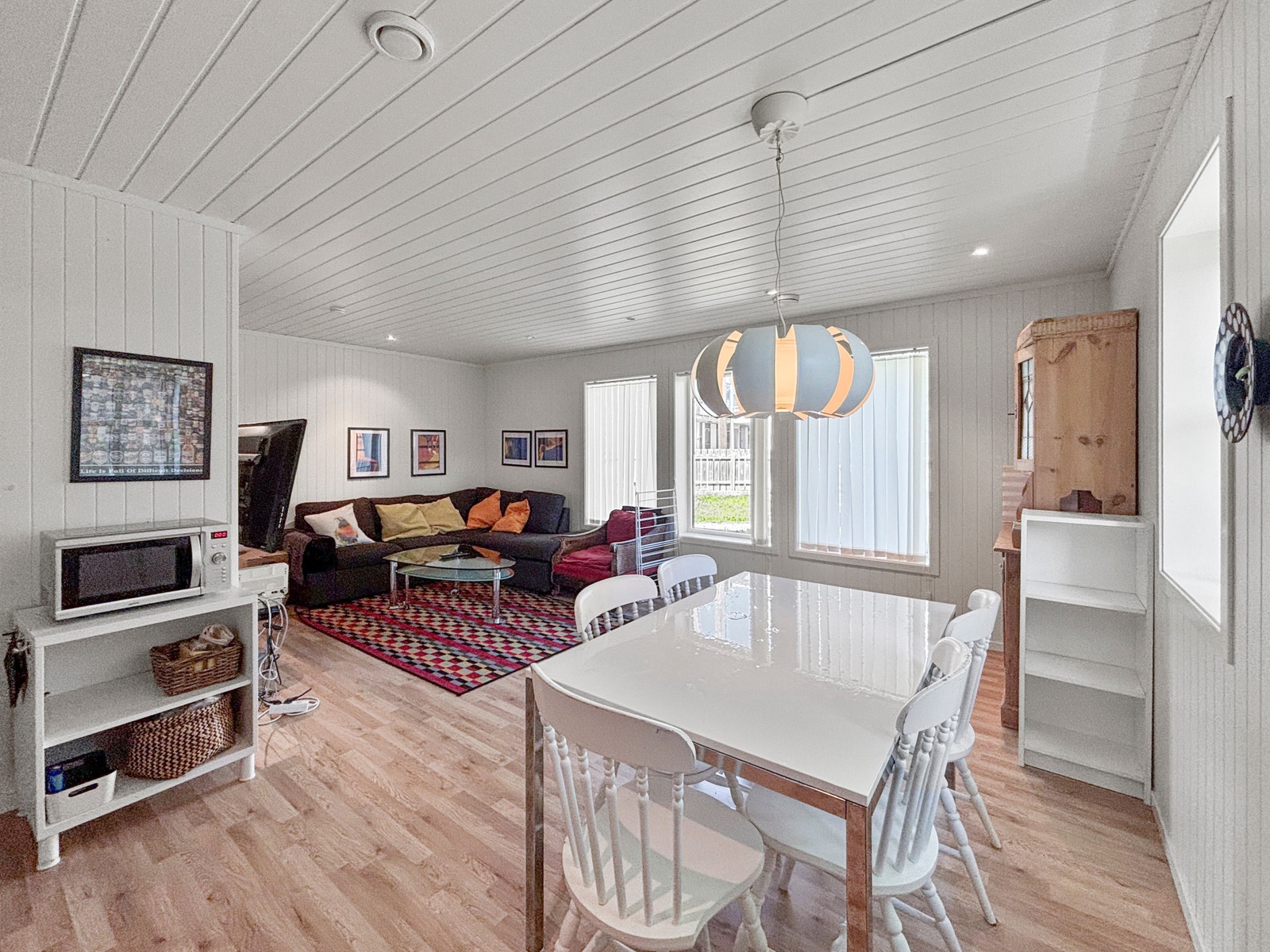 Stue/kjøkken. Galleribilde