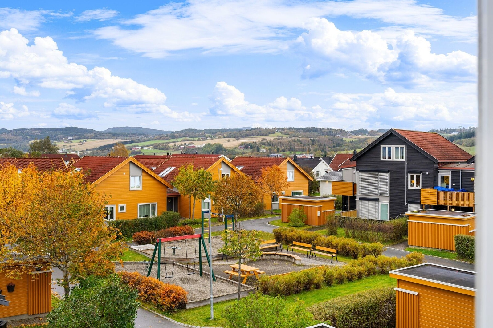 Hyggelig tun til disposisjon for beboerne i borettslaget Galleribilde