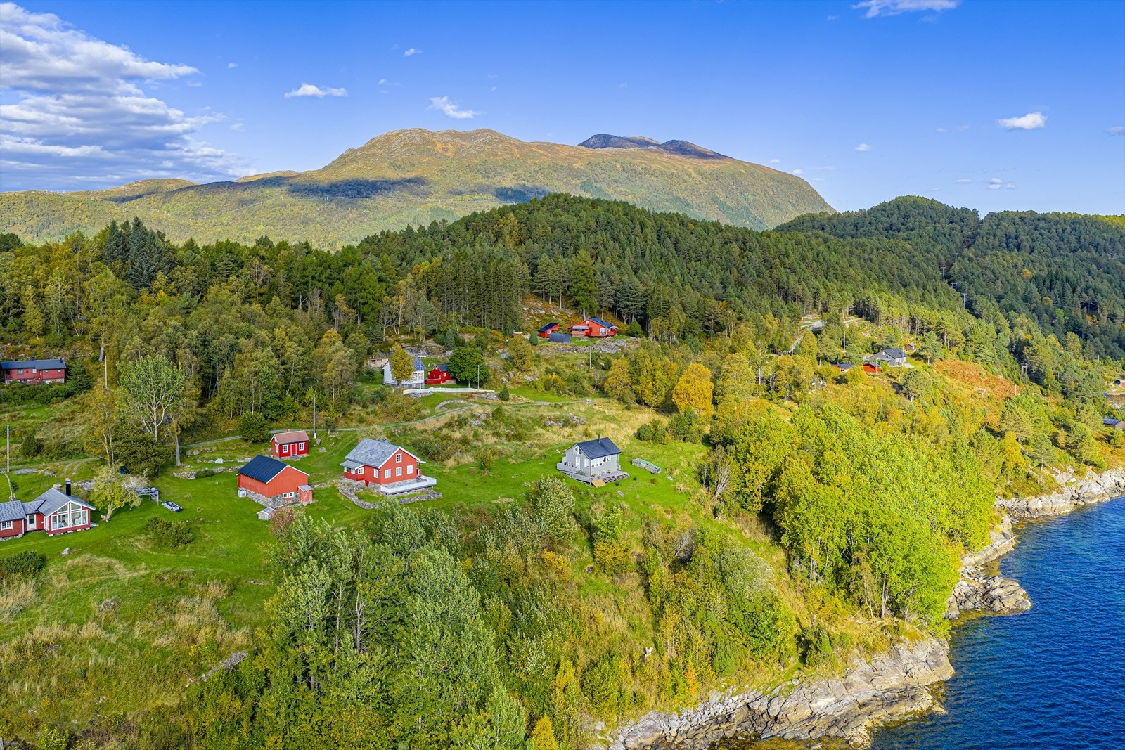 Søre Eika er et rolig og vakkert område for fritidsbebyggelse Galleribilde