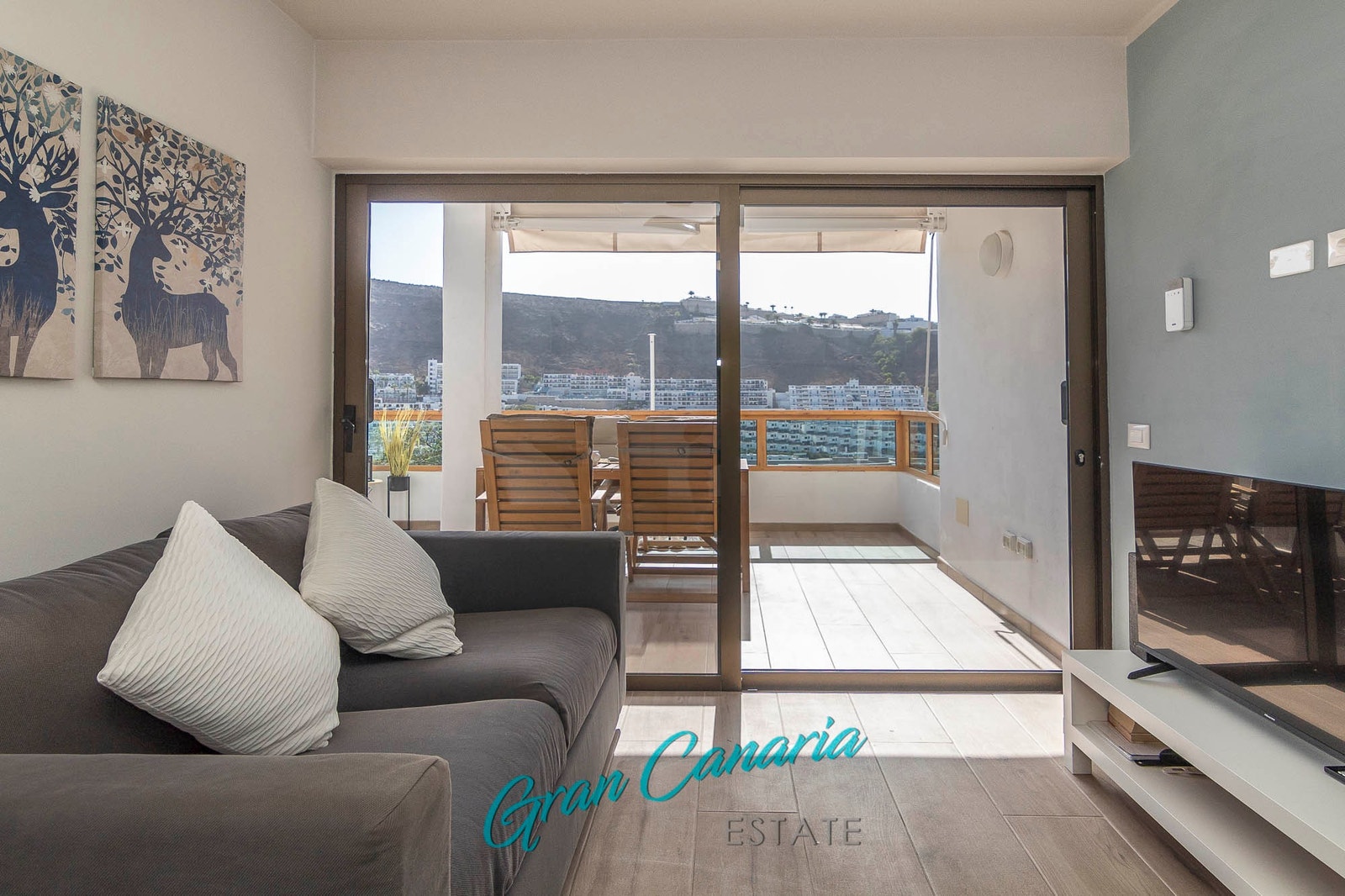 Fra stuen ut mot terrassen Galleribilde