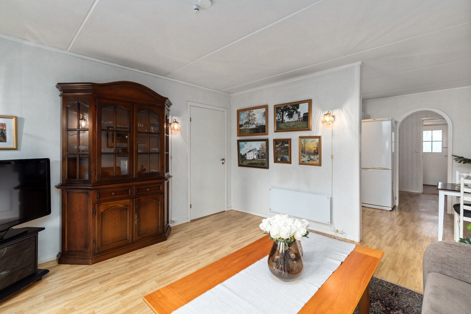 Fra stuen går man inn på soverommet og videre til badet. Galleribilde