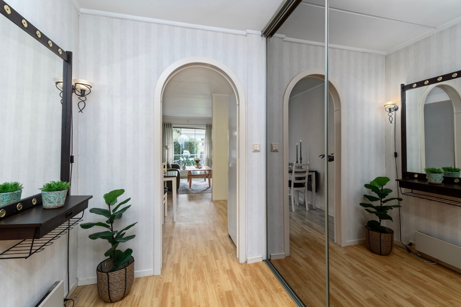 Speilgarderoben gir god romfølelse. Galleribilde