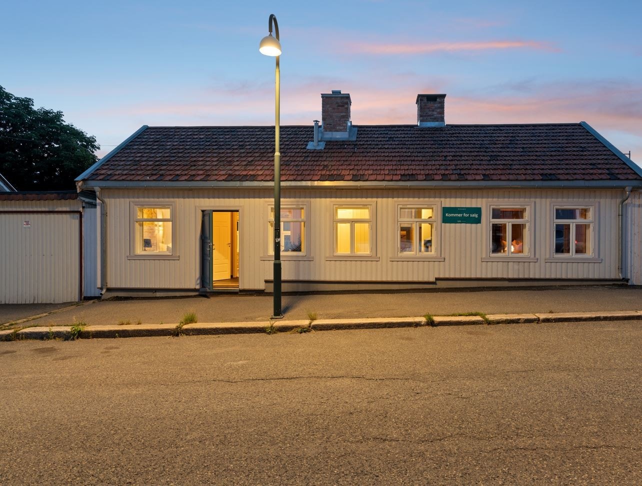 Fasade sett fra Vålerenggata. Dette er en bolig som virkelig bør oppleves! Galleribilde