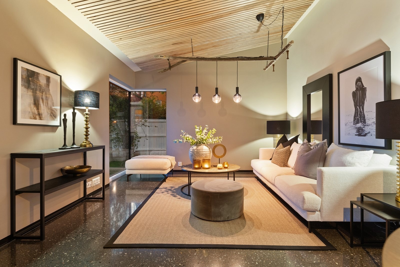 Kveldsstemning i stuen. Galleribilde