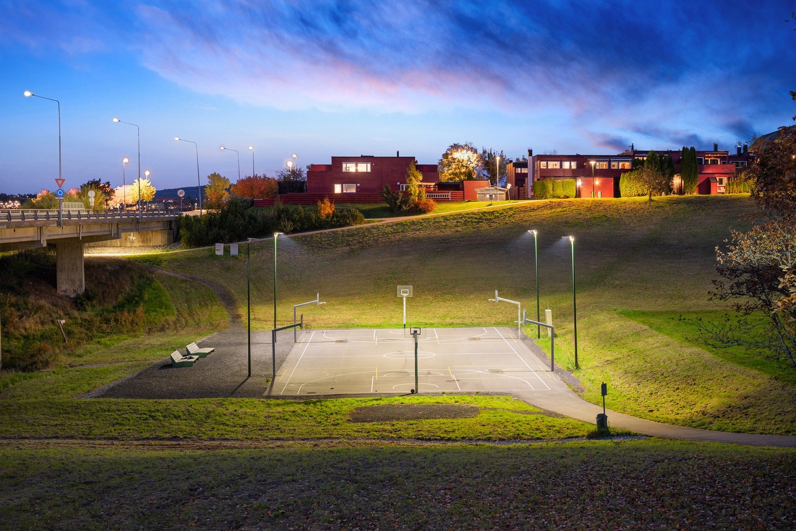 En hyggelig detalj som gir både liv og nærhet til aktivitet rett utenfor døren. Galleribilde