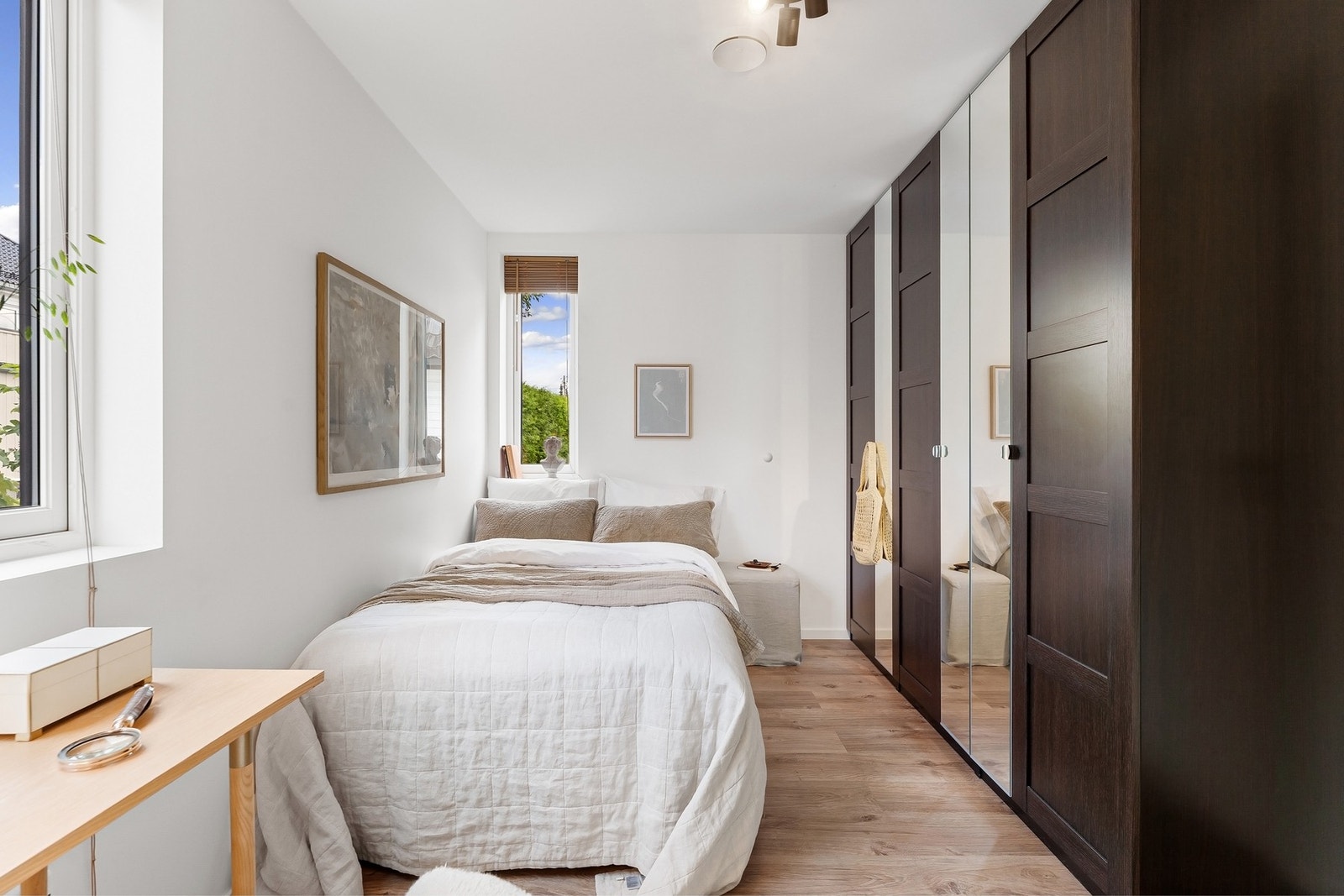 God plass til møblering med stor garderobe. Galleribilde