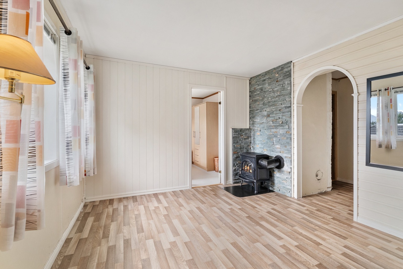 Stuen i første etasje, i tilknytning bad og 2 soverom Galleribilde