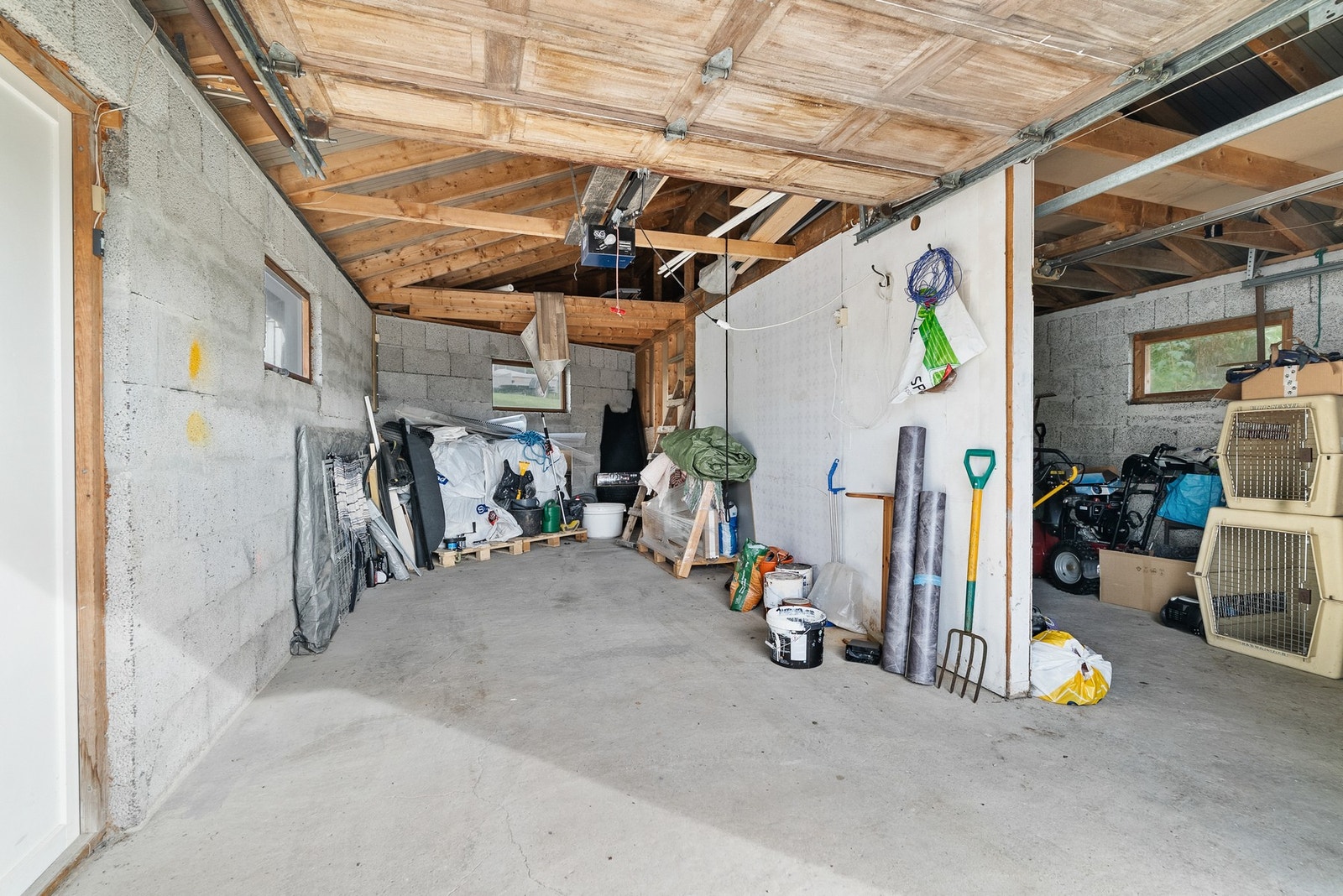 Svært praktisk dobbelgarasje Galleribilde