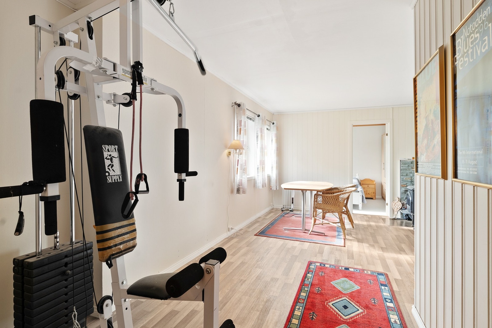 Denne delen (til venstre for trappgang) er en egen bruksenhet, men er nå innlemmet i hoveddel. Se punkt ferdigattest/brukstillatelse Galleribilde