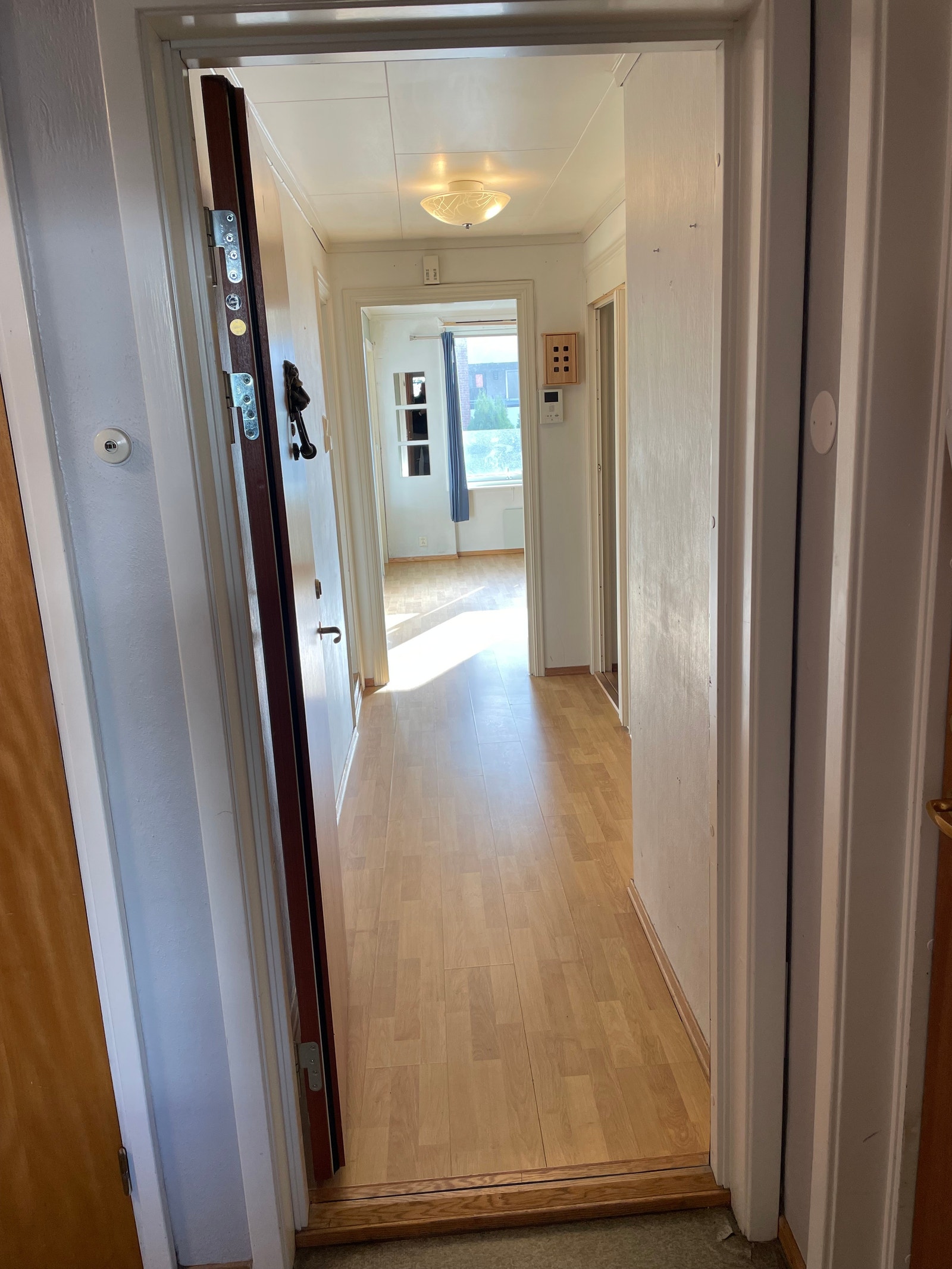 Inngangsparti. Galleribilde