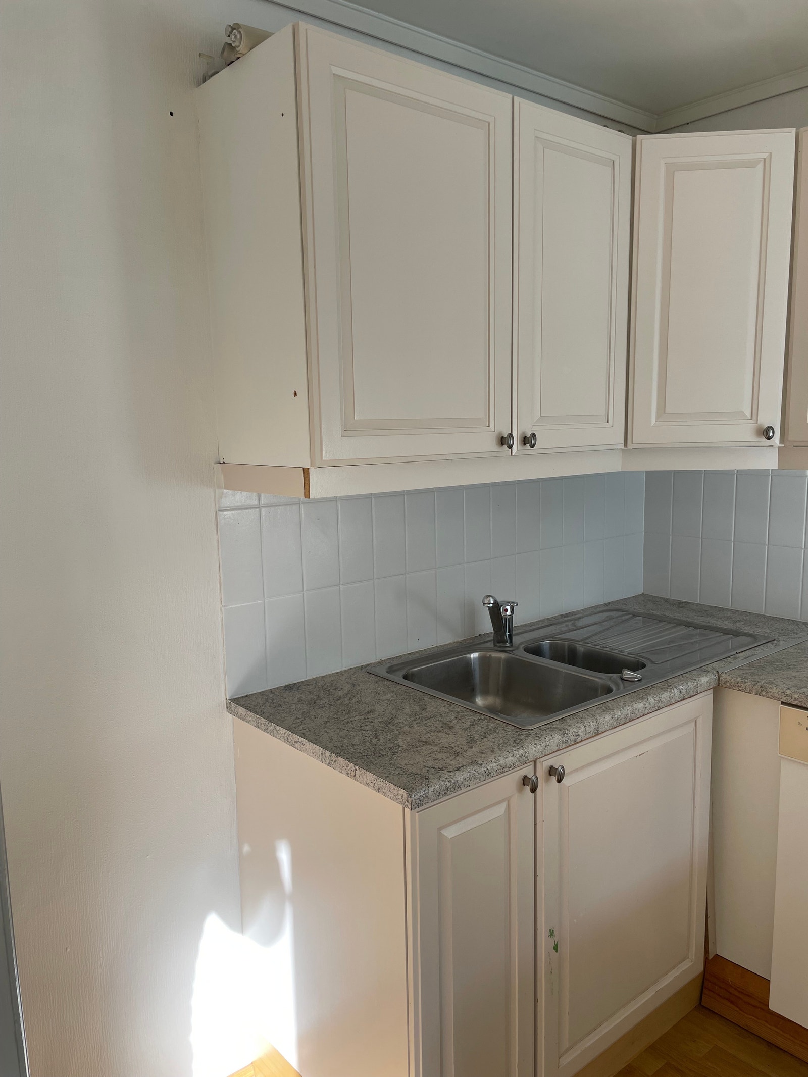 Kjøkken. Plass for kjøleskap. Galleribilde