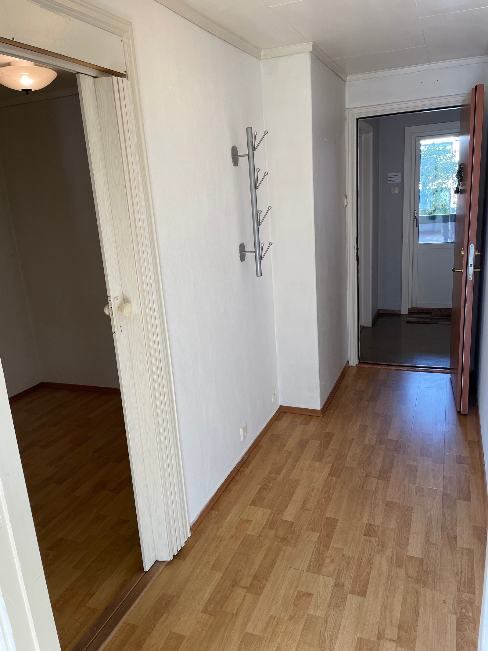 Gang. Sovealkove til venstre. Galleribilde