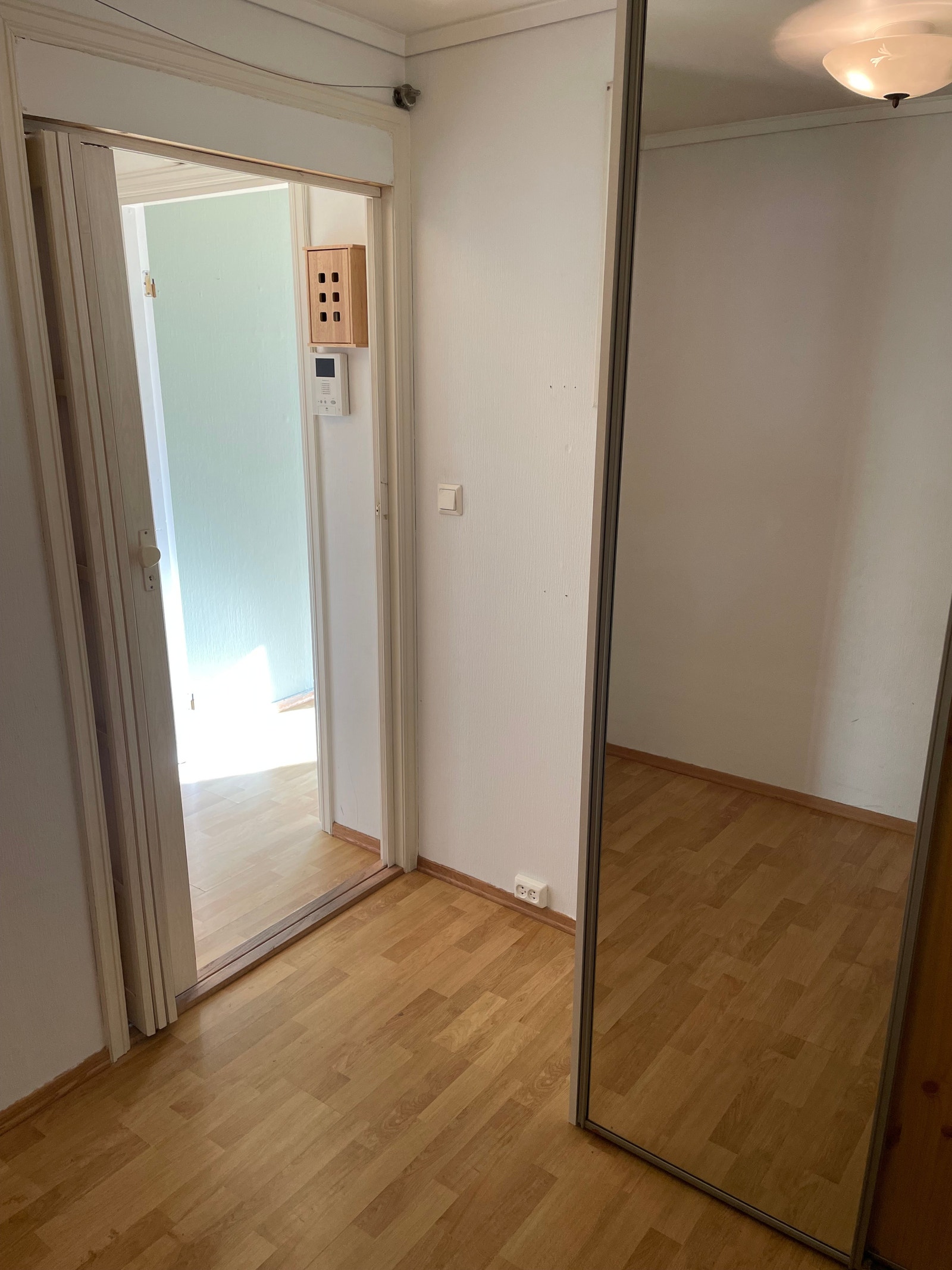 Sovealkove med foldedør. Galleribilde