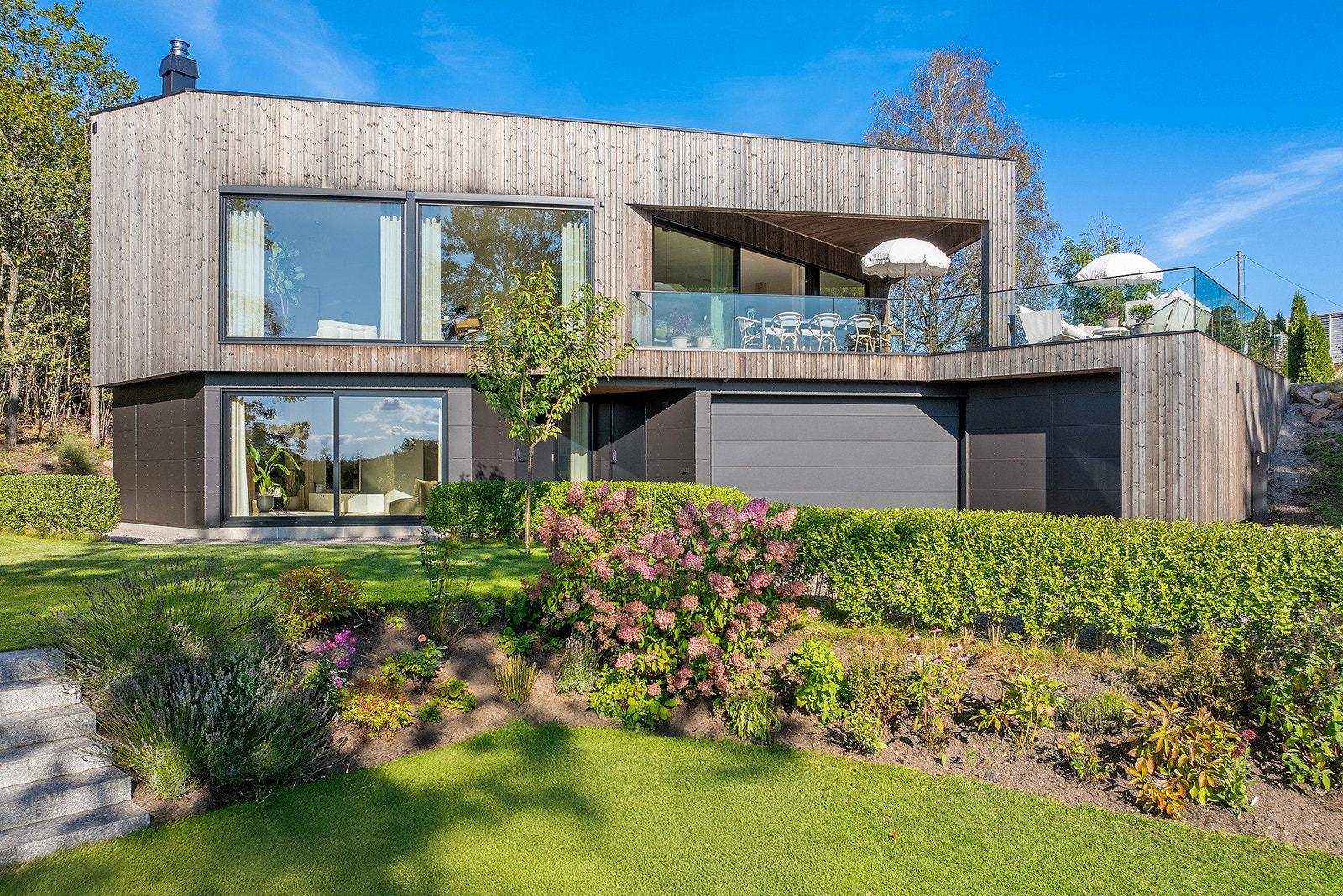 Jørn Andersen og EIE Eiendomsmegling ønsker velkommen til Gilegata 28 Galleribilde