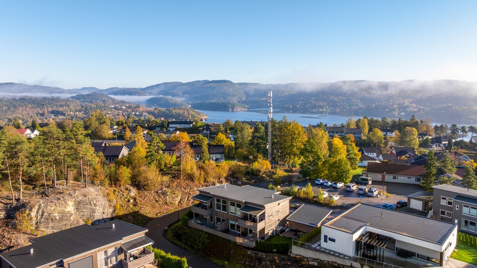 Boligen har en attraktiv beliggenhet på Brattås Galleribilde