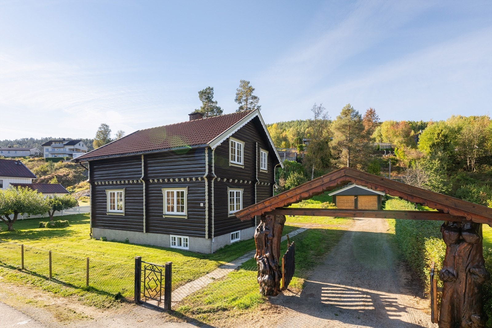 EiendomsMegler 1 v/ Guro Borsodi Bakka presenterer Ola Lensmanns veg 1. Galleribilde