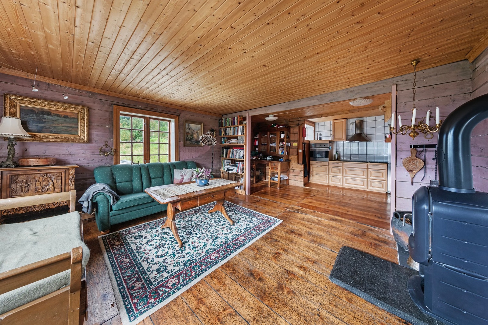 Stue i hoveddelen av våningshuset Galleribilde