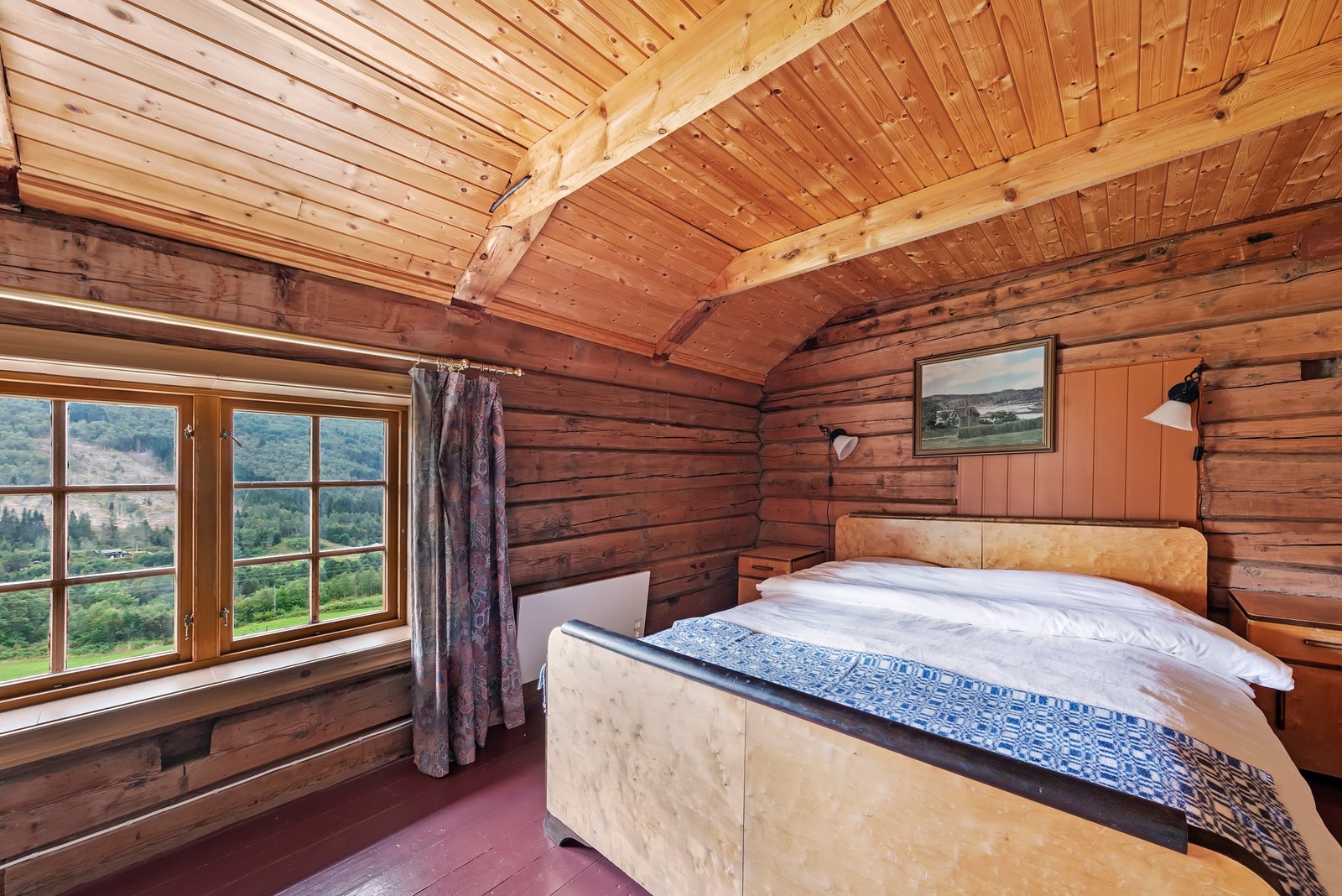 Rom i kårleilighet brukt som soverom. Rommet var opprinnelig lager/tørkeloft Galleribilde