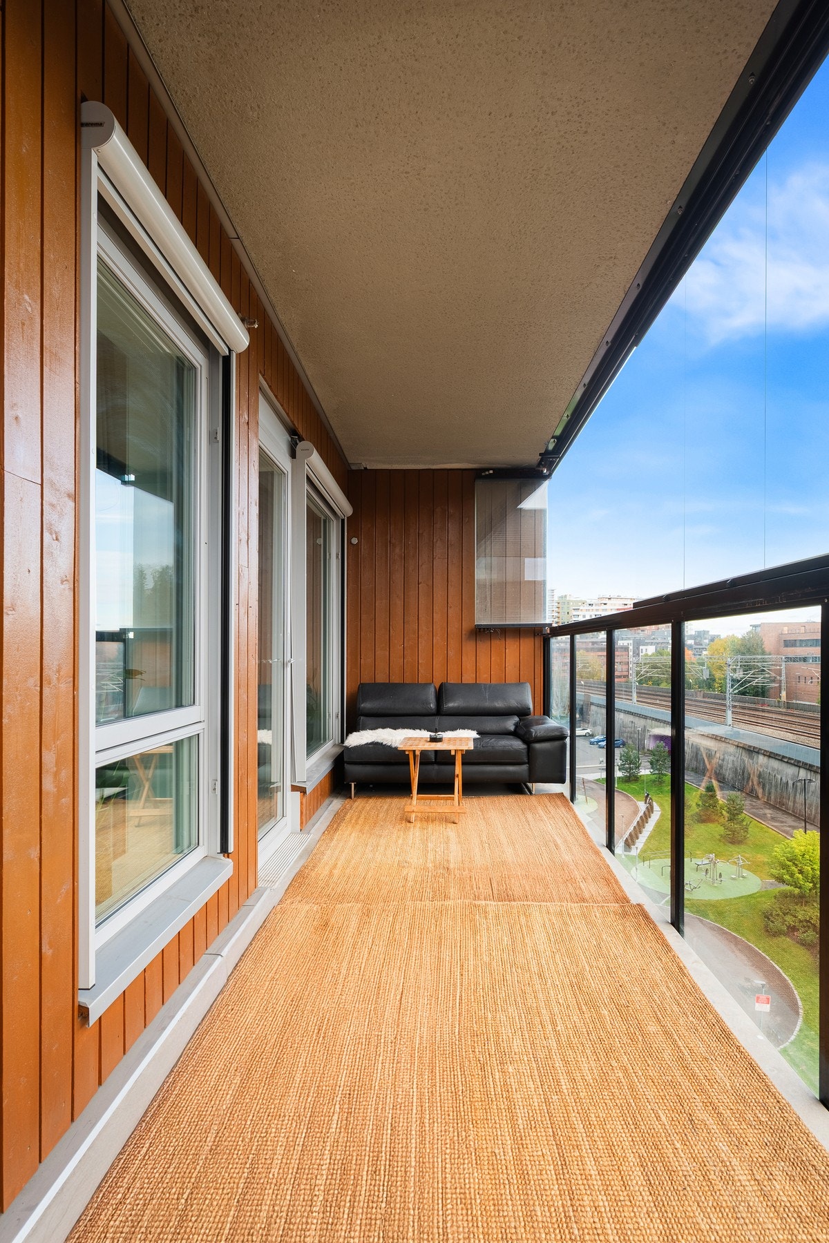 Glassene kan åpnes på varme dager og skjermer godt mot vær og vind Galleribilde