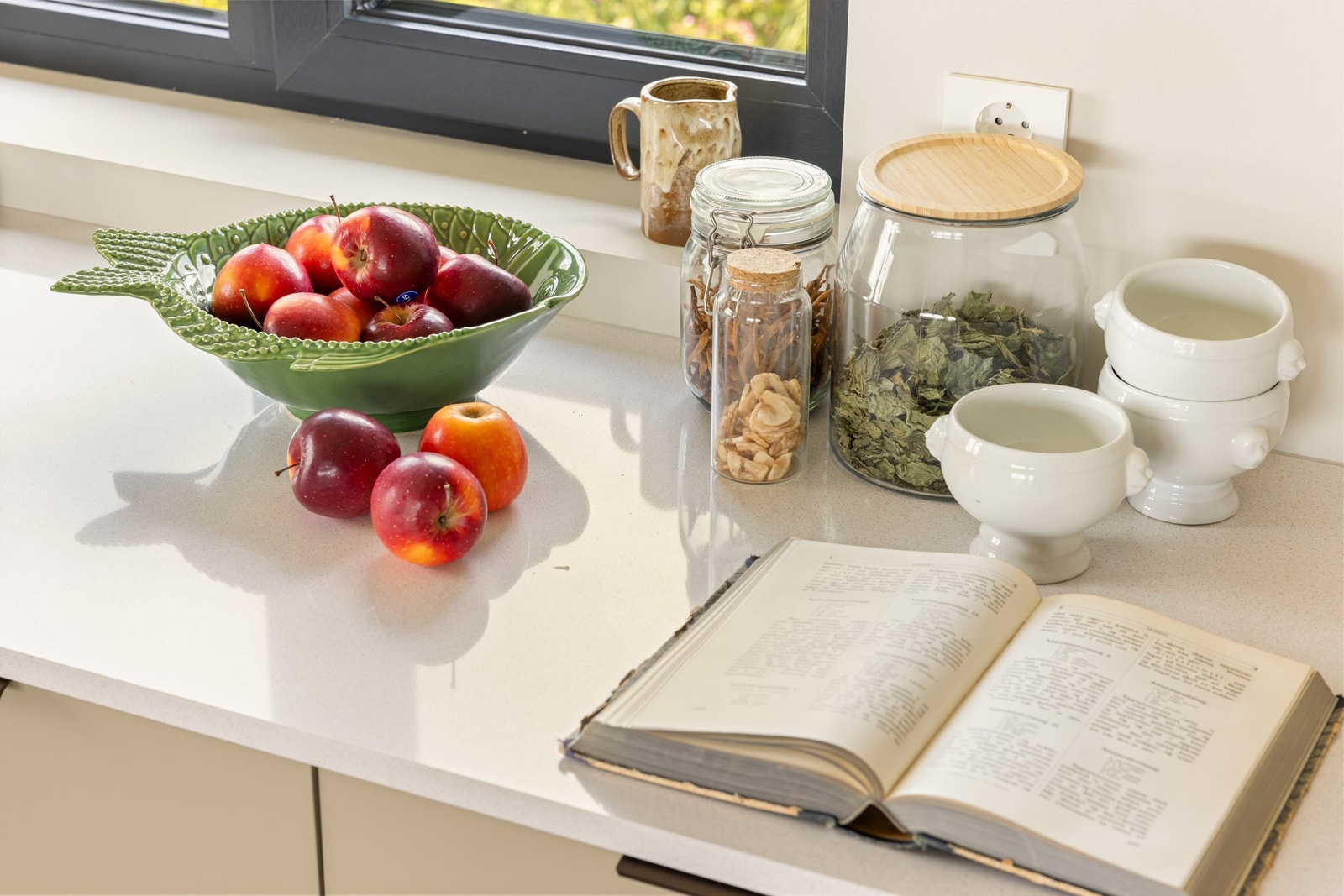 Flotte materialvalg i hele boligen. Galleribilde