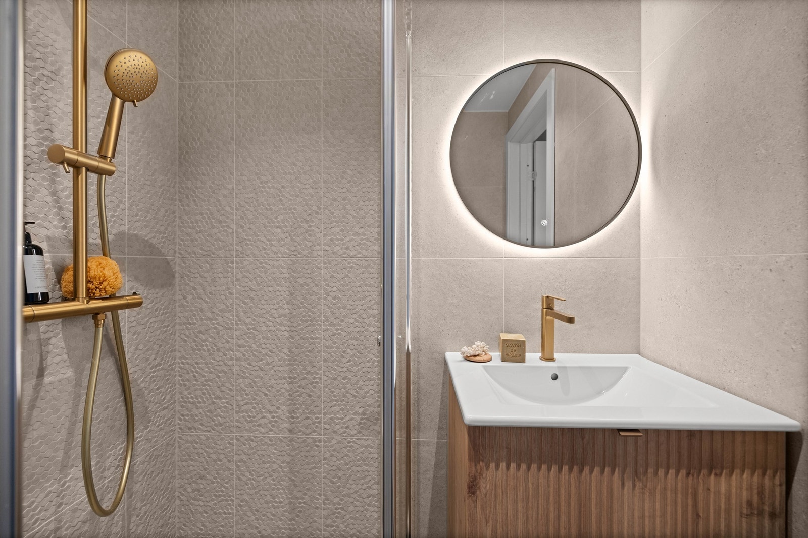 Boligen har totalt 3 lekre baderom. Galleribilde