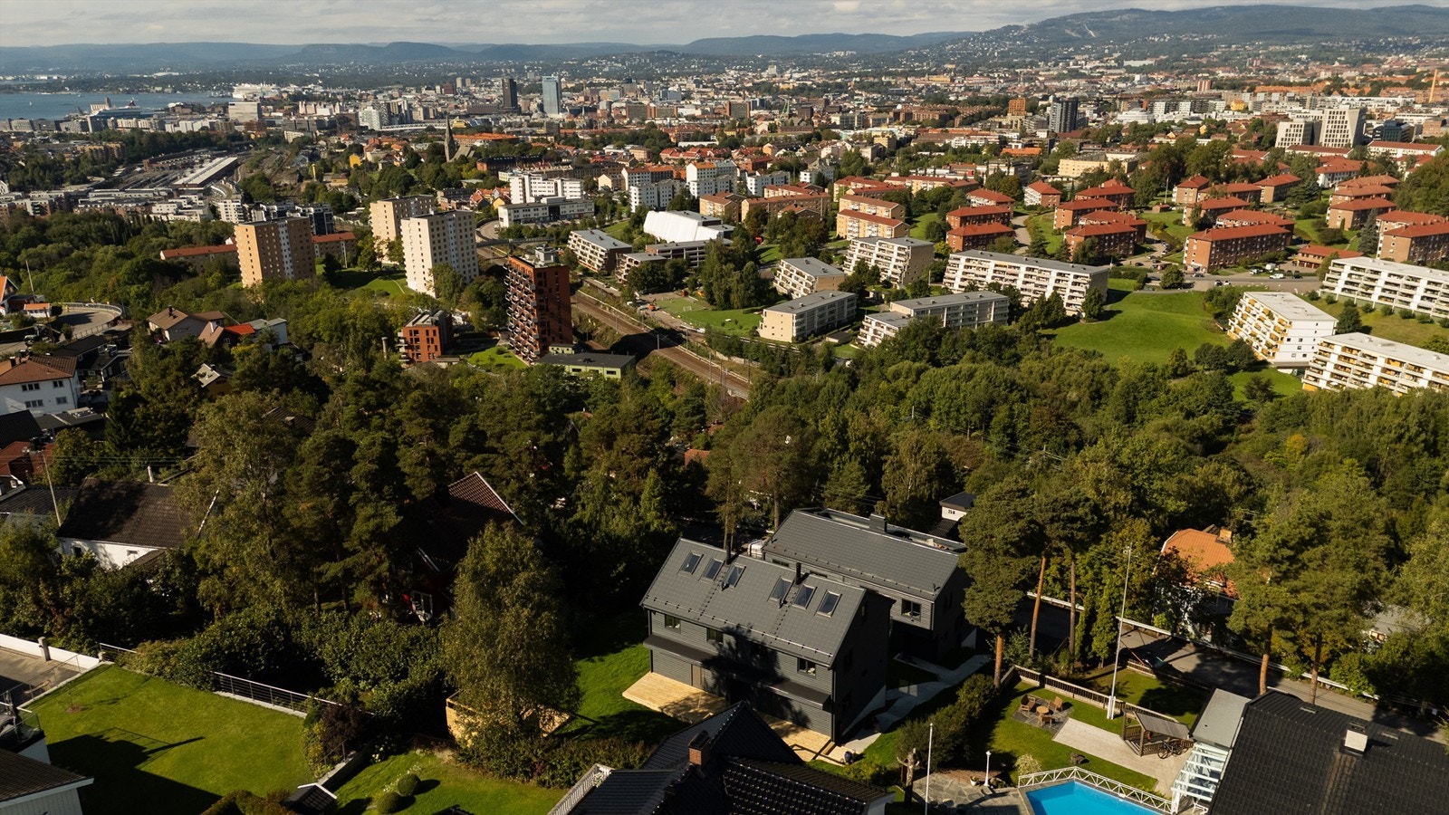 Sameiet ligger flott til på oversiden av Furuveien Galleribilde