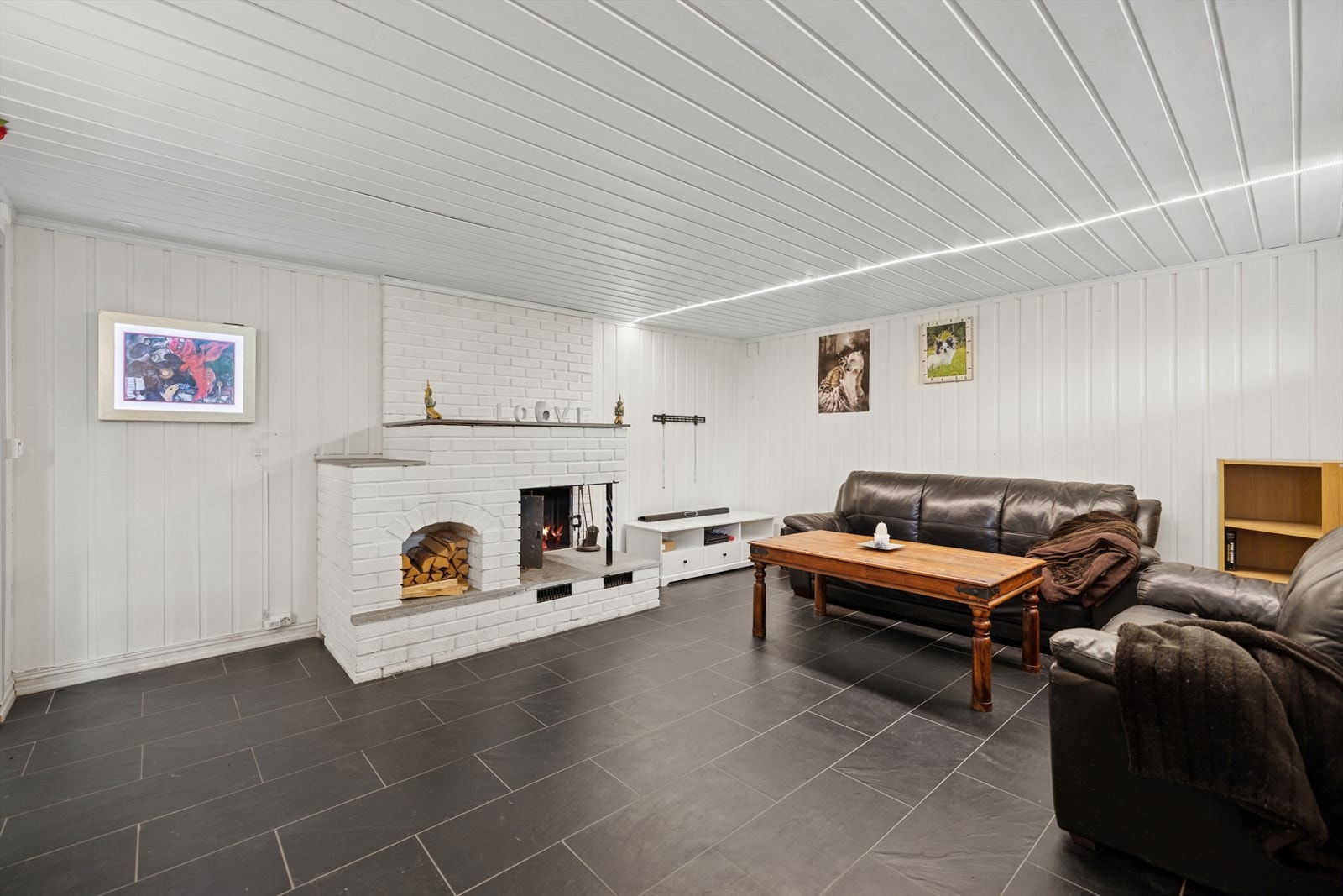 Det er innredet en utleiedel i underetasjen, men denne er ikke godkjent. Galleribilde