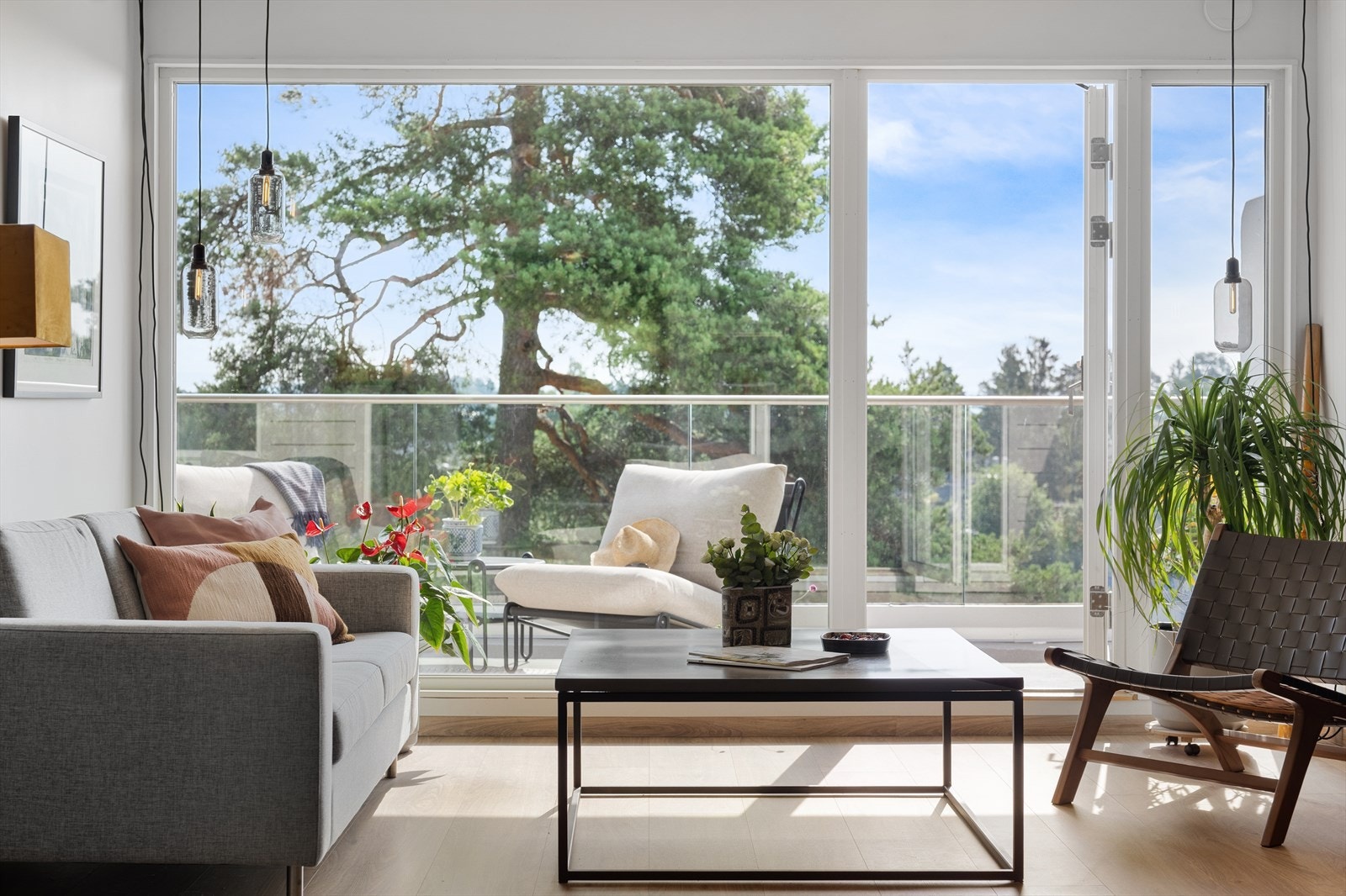 Velkommen til Furulia 16 - En flott leilighet som bør oppleves - Presentert av Marie Malén Frogner, Eiendomsmegler 1 Galleribilde