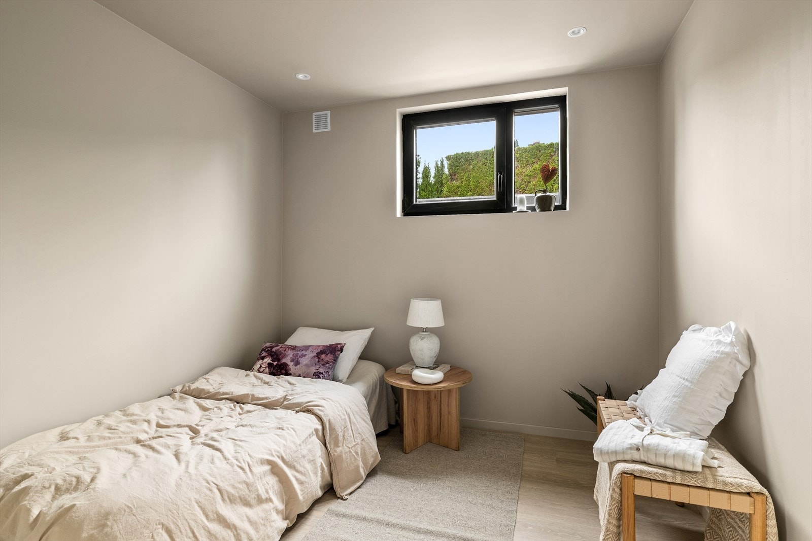 Innredet soverom i kjeller- ikke omsøkt til rom for varig opphold. Galleribilde