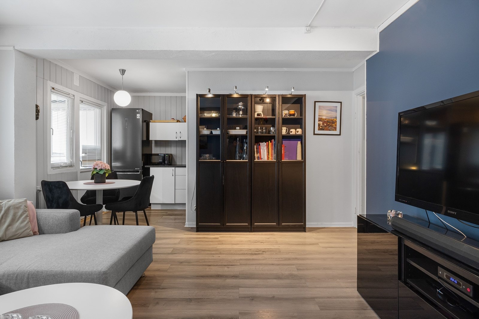 En lettstelt leilighet midt i byen. Galleribilde