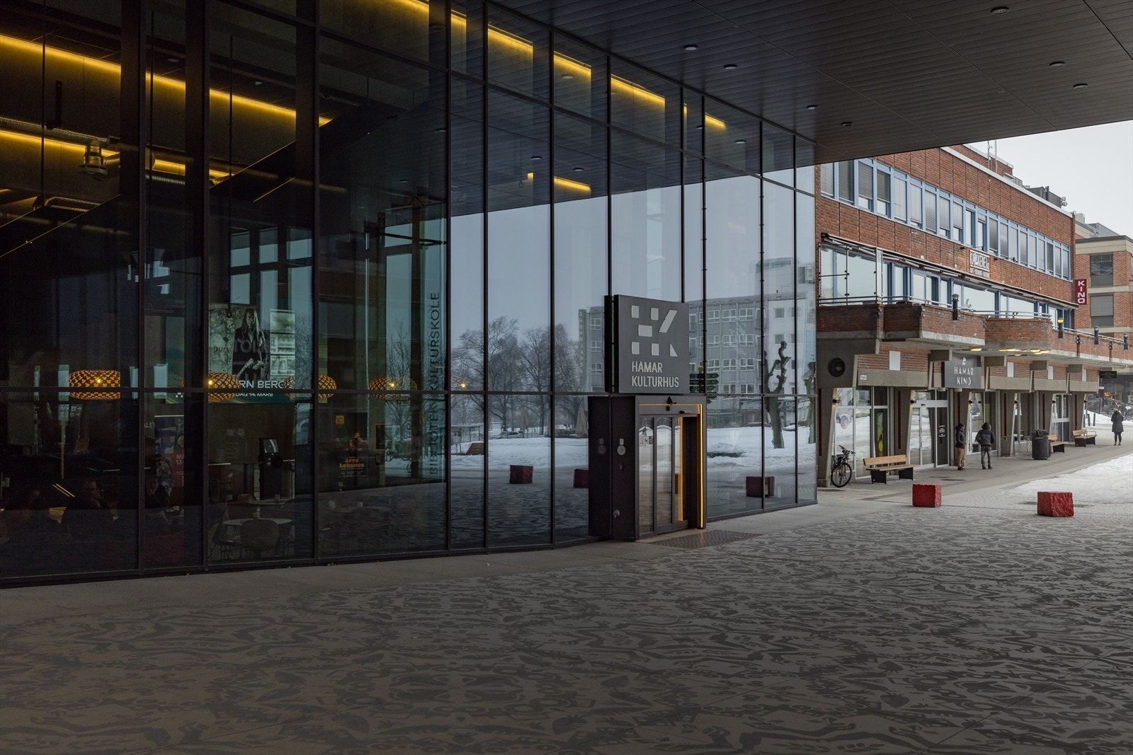Hamar kulturhus og biblioteket som nærmeste nabo. Her bor du som sagt veldig sentralt. Galleribilde