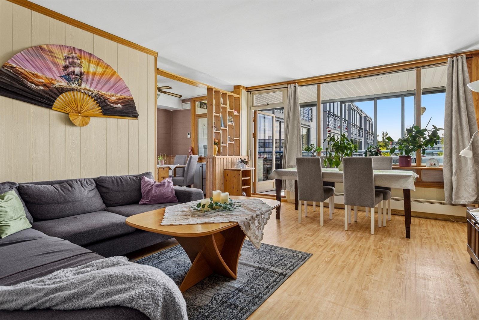 Åpent fellesareal med mulighet for å sette inn ønsket møblement for å skape sosiale soner for både familie og venner Galleribilde