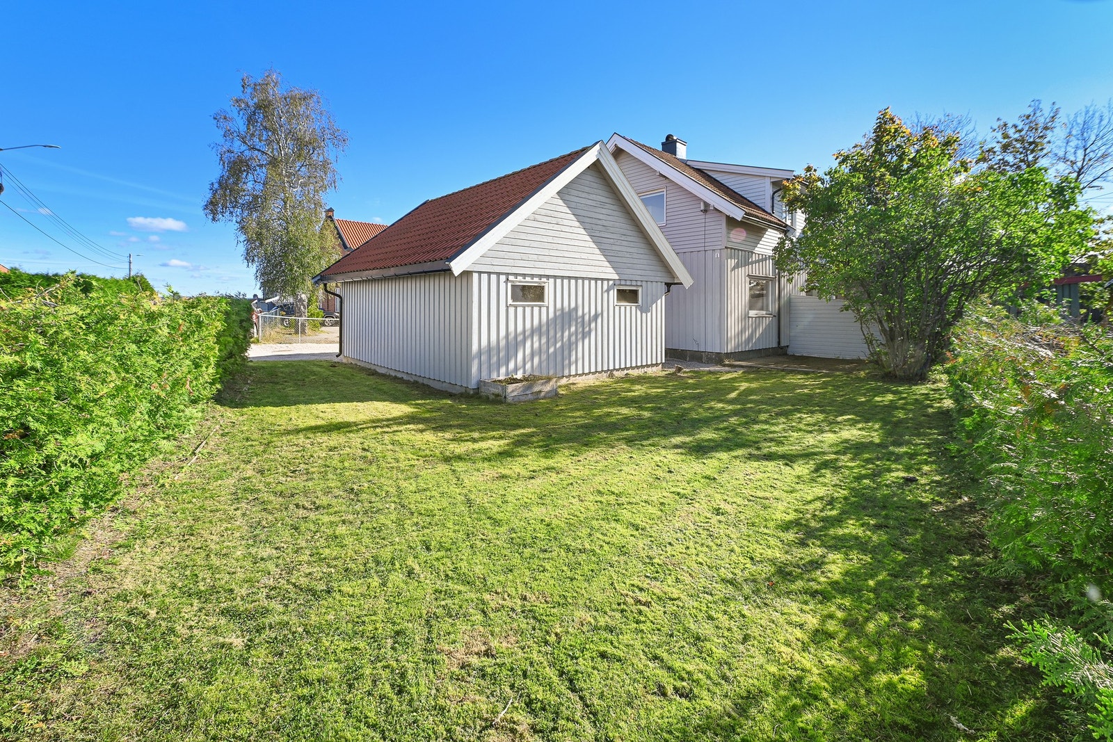 Enebolig på Borgenhaugen med stor dobbelgarasje Galleribilde