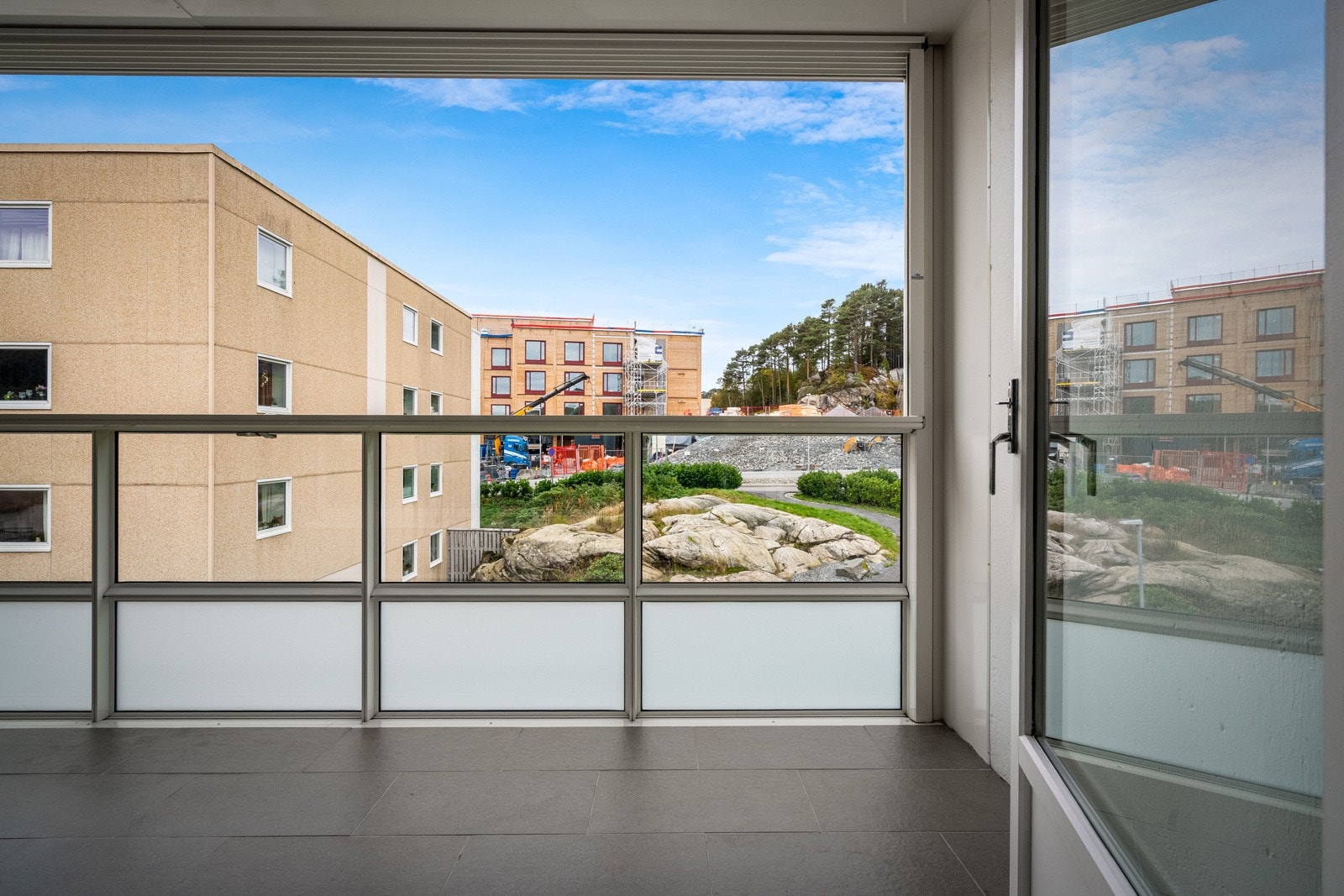Med innglasset balkong kan man nyte frisk luft uansett vær Galleribilde