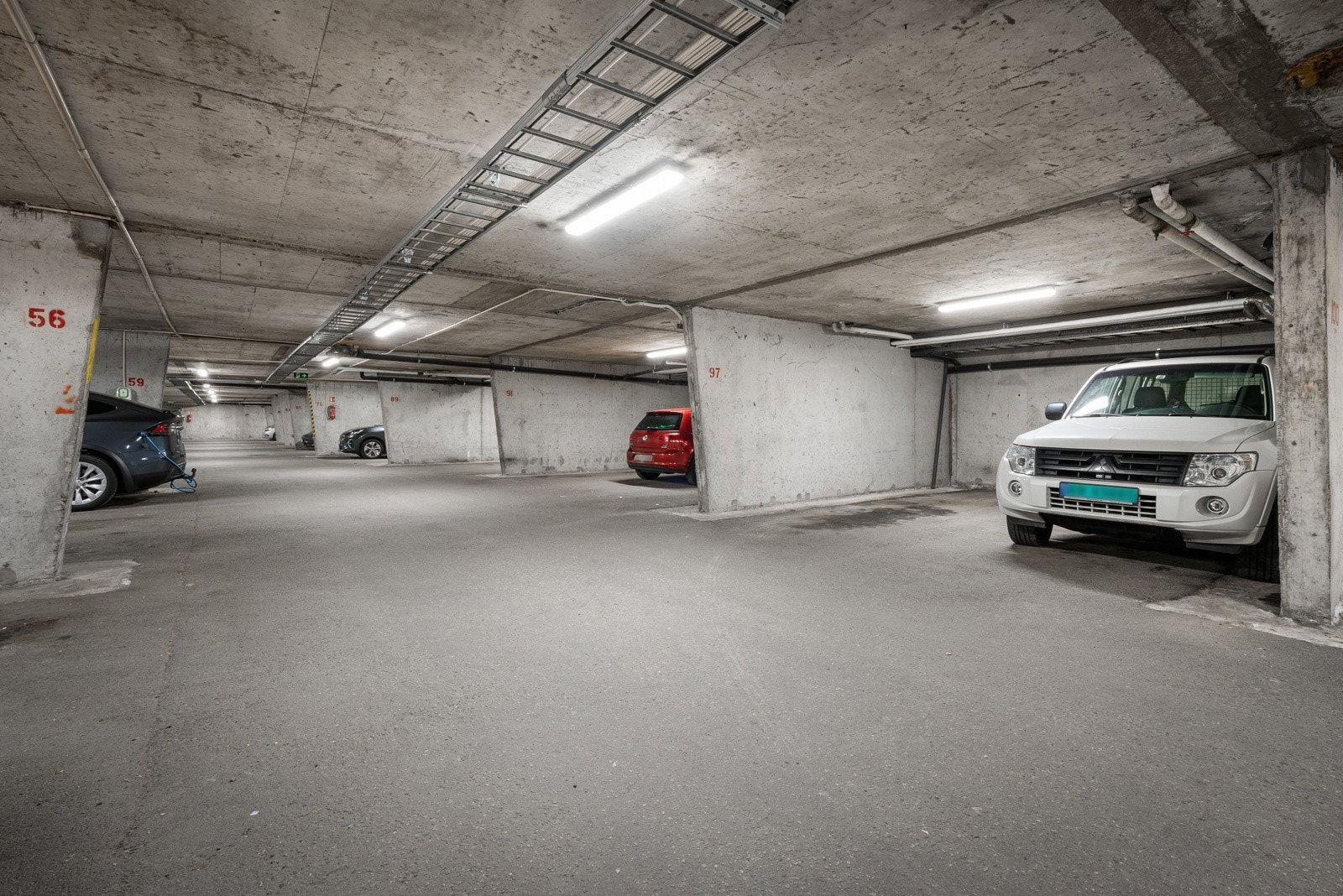 Egen garasjeplass tildelt andelen med mulighet for elbil lader Galleribilde