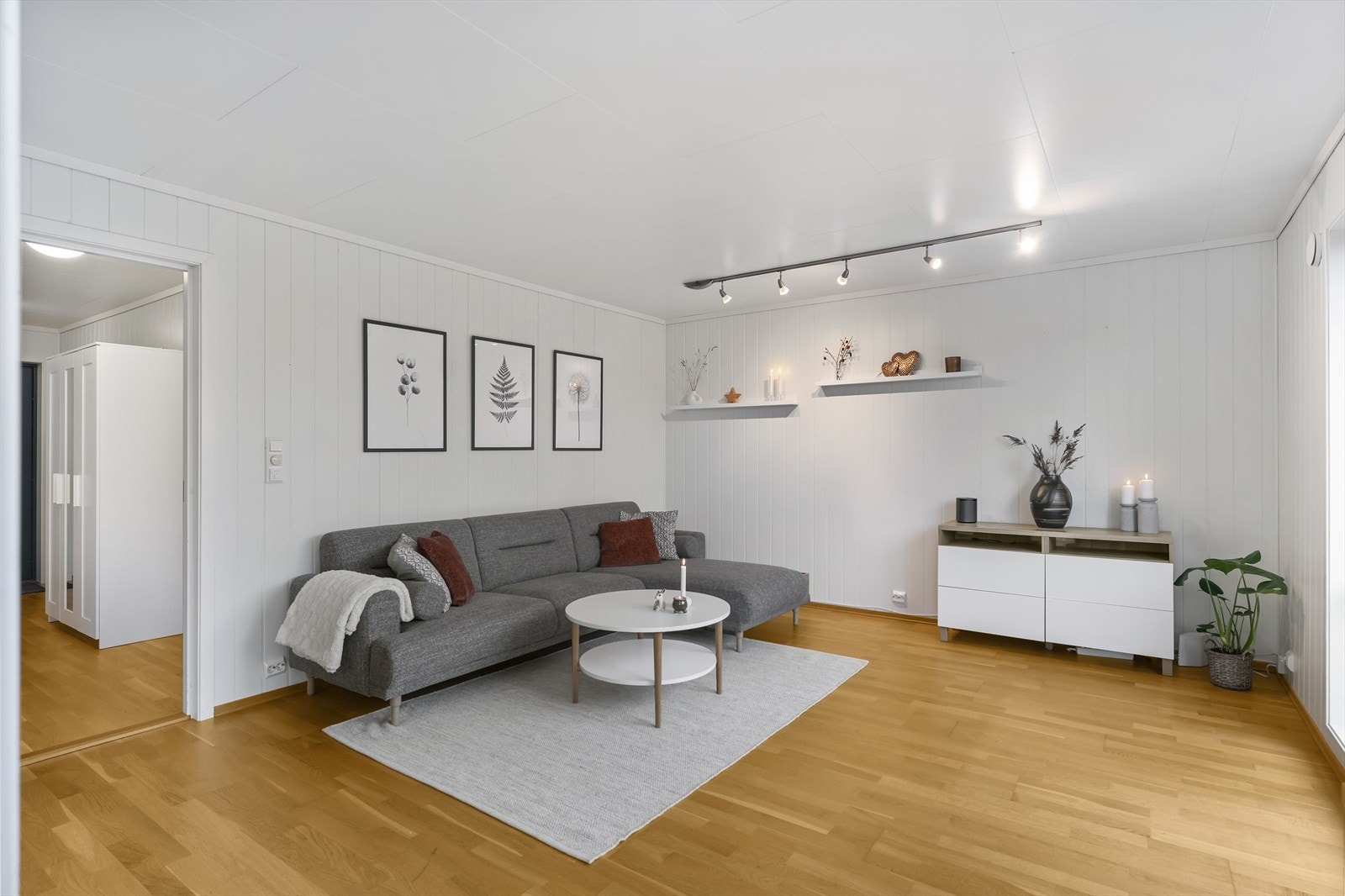 Her har man god plass til sofagruppe og tilhørende møblement. Galleribilde