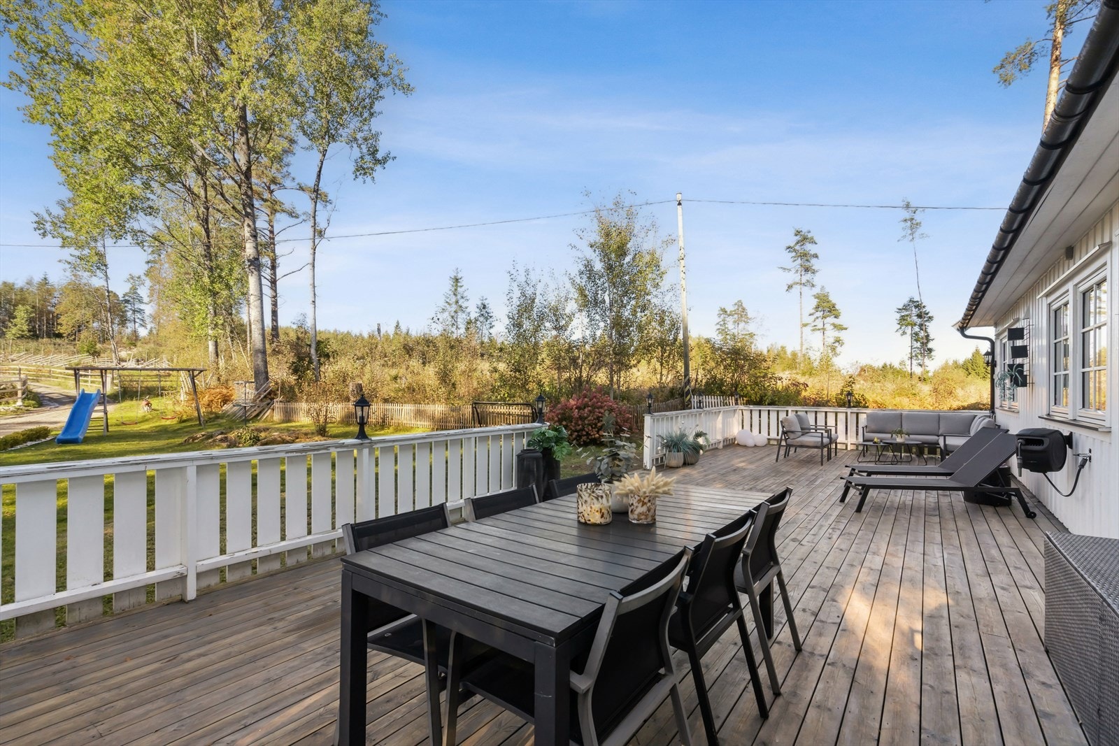 ideelt for både avslapning og sosiale sammenkomster i grønne omgivelser. Galleribilde