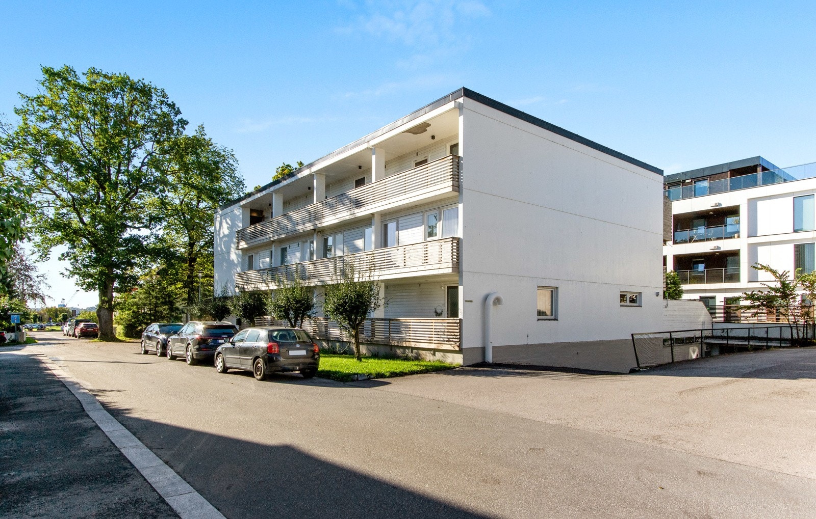 Bulls gate 11 er en attraktiv 3-roms selveier over to plan, i hhv. andre og tredje etasje/toppetasjen. Galleribilde