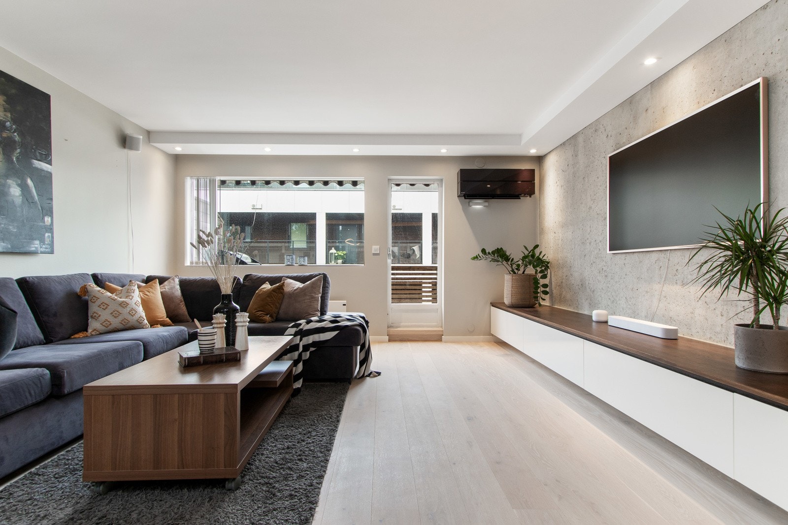 Fra stuen er det utgang til en balkong på ca. 6 kvm. Galleribilde