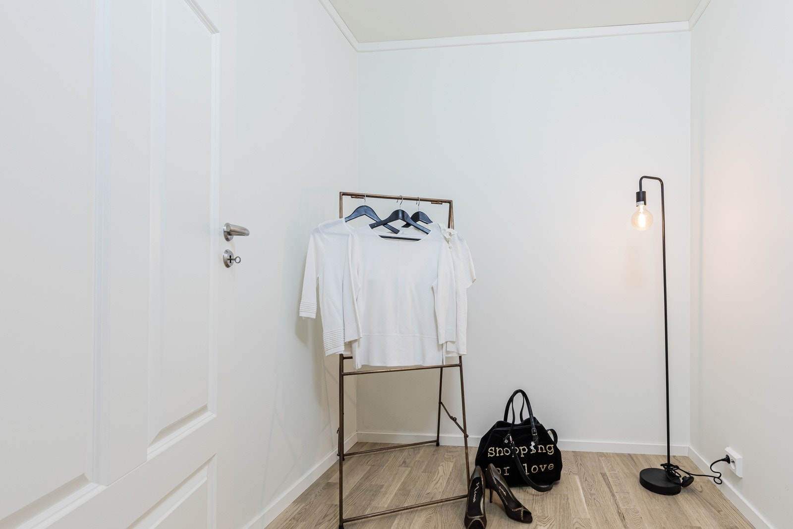 Walk in closet / bod. Galleribilde