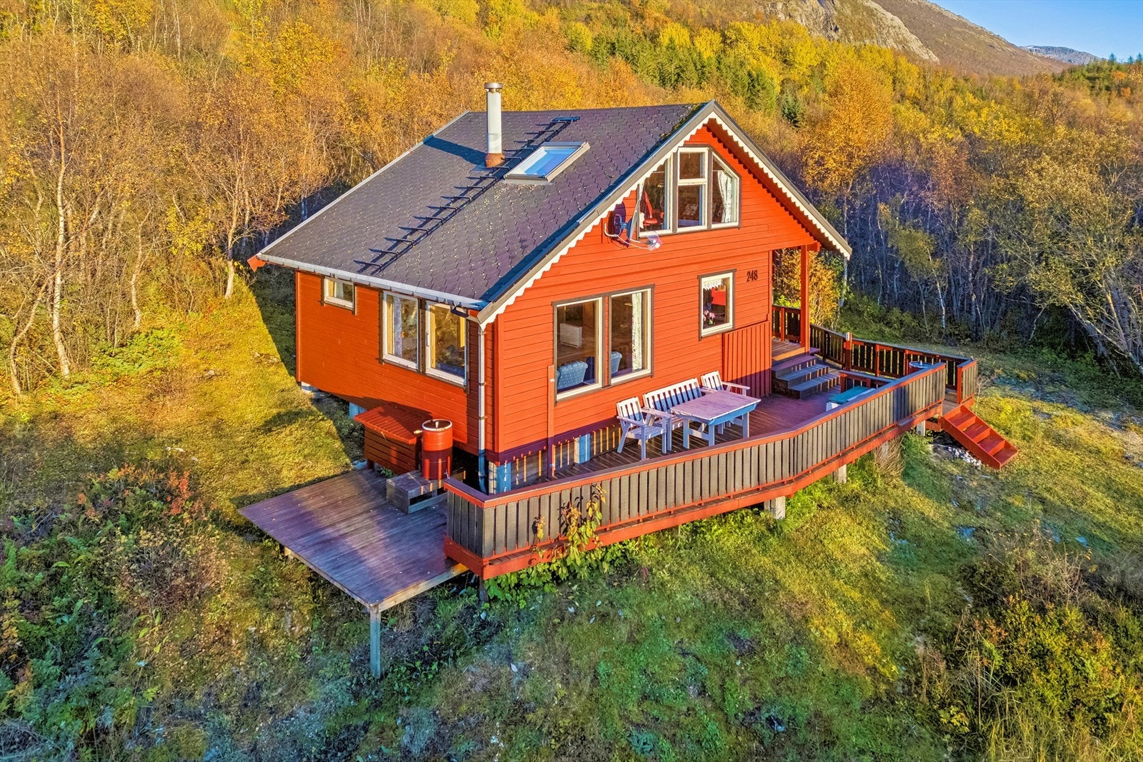 I nyere tid er det etablert ny brannstige. Galleribilde