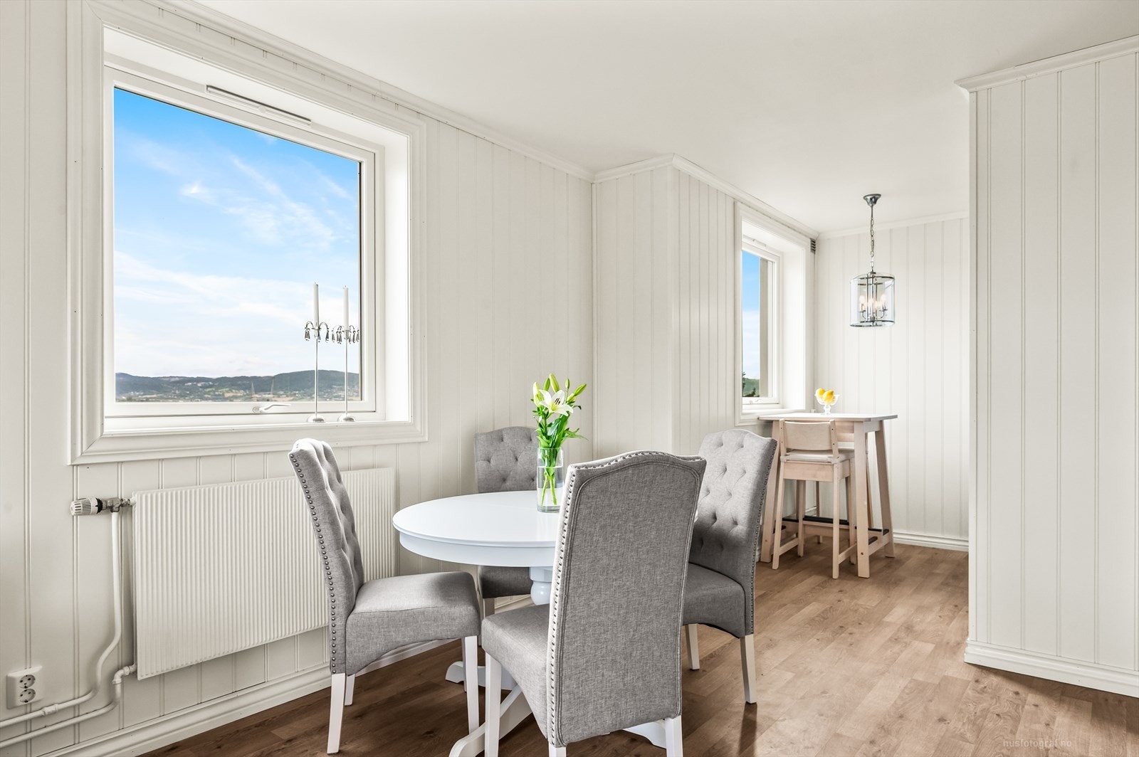 Spisegruppe. Galleribilde