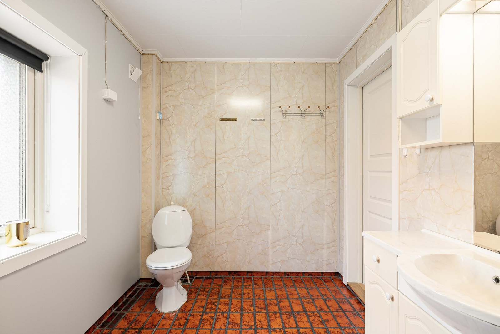 I badets gulv er det elektrisk varme. Galleribilde