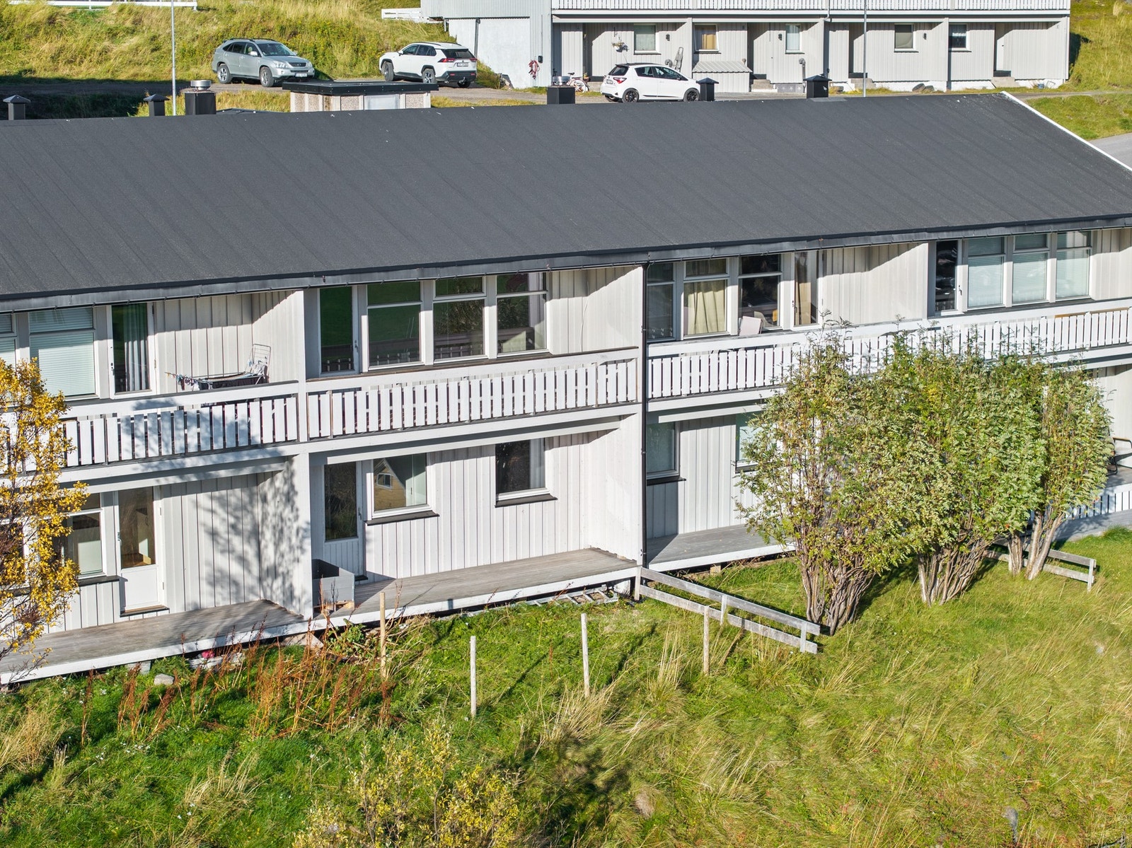 Fasade og hage Galleribilde