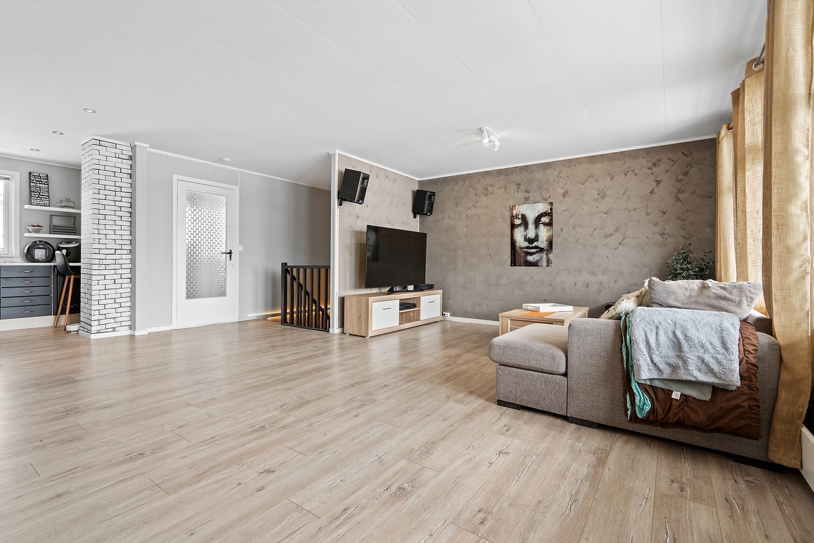 Fin og lys stue Galleribilde