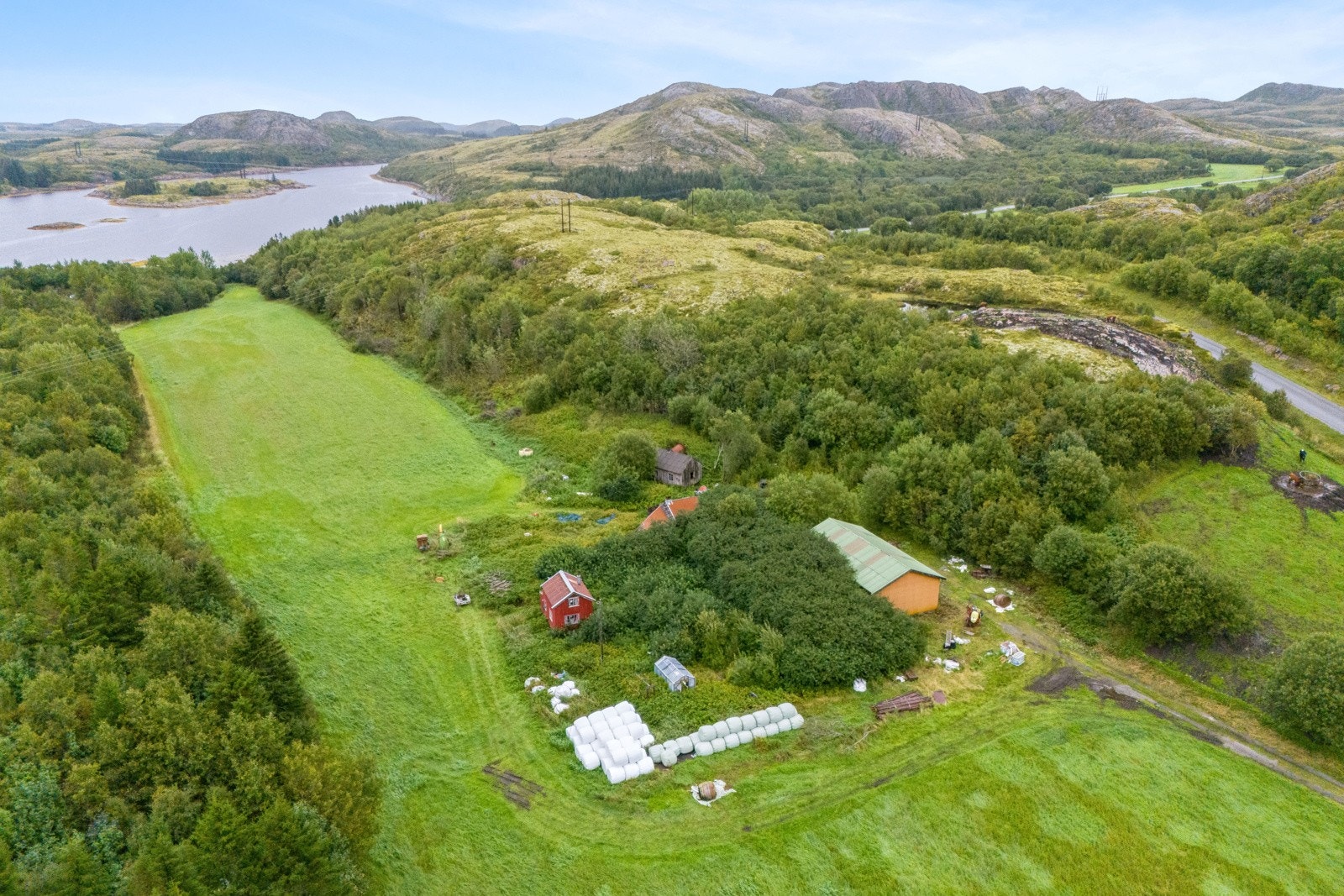 Redskapshus for utstyr og gjødsel Galleribilde