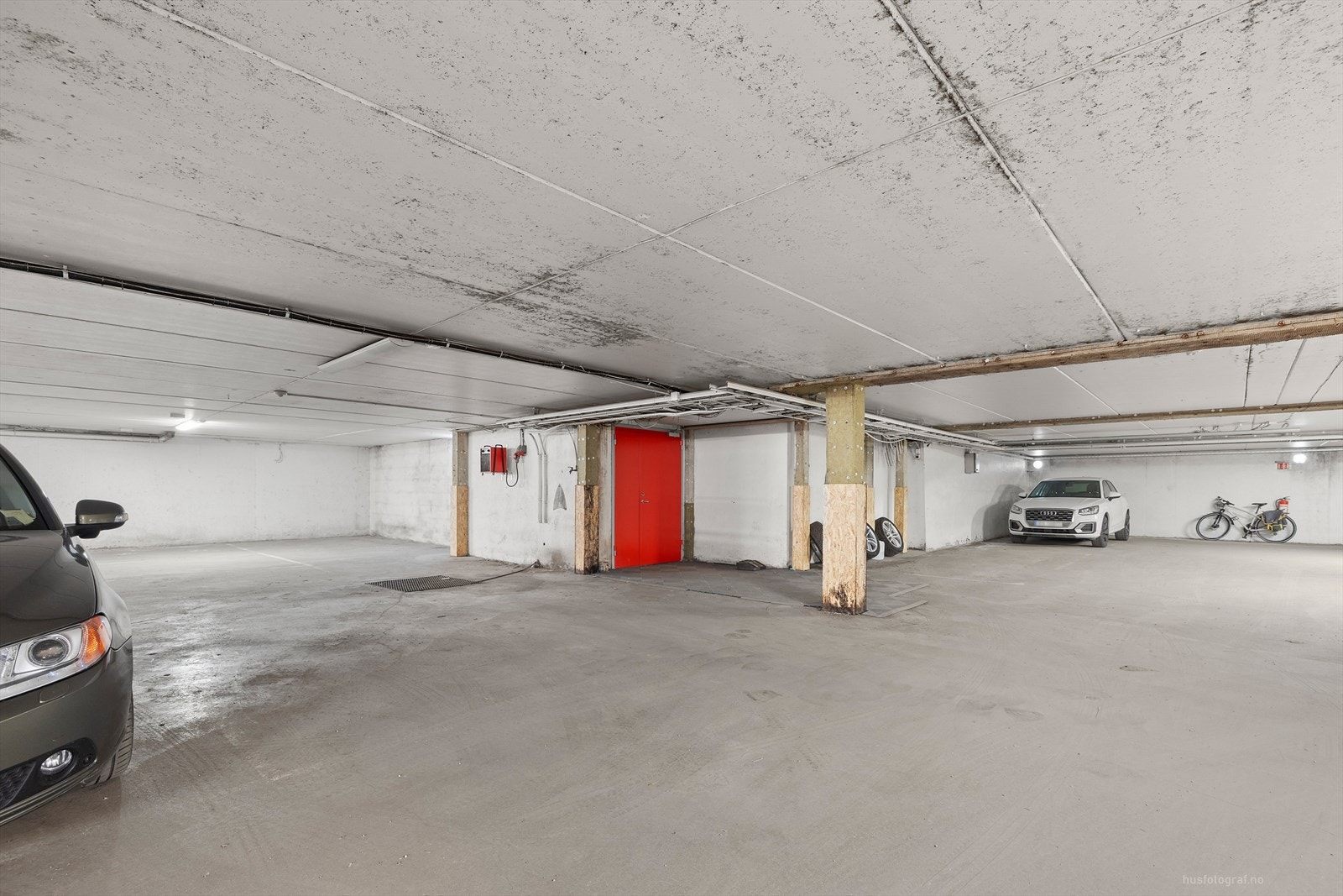 Det følger med bruksrett til garasje Galleribilde