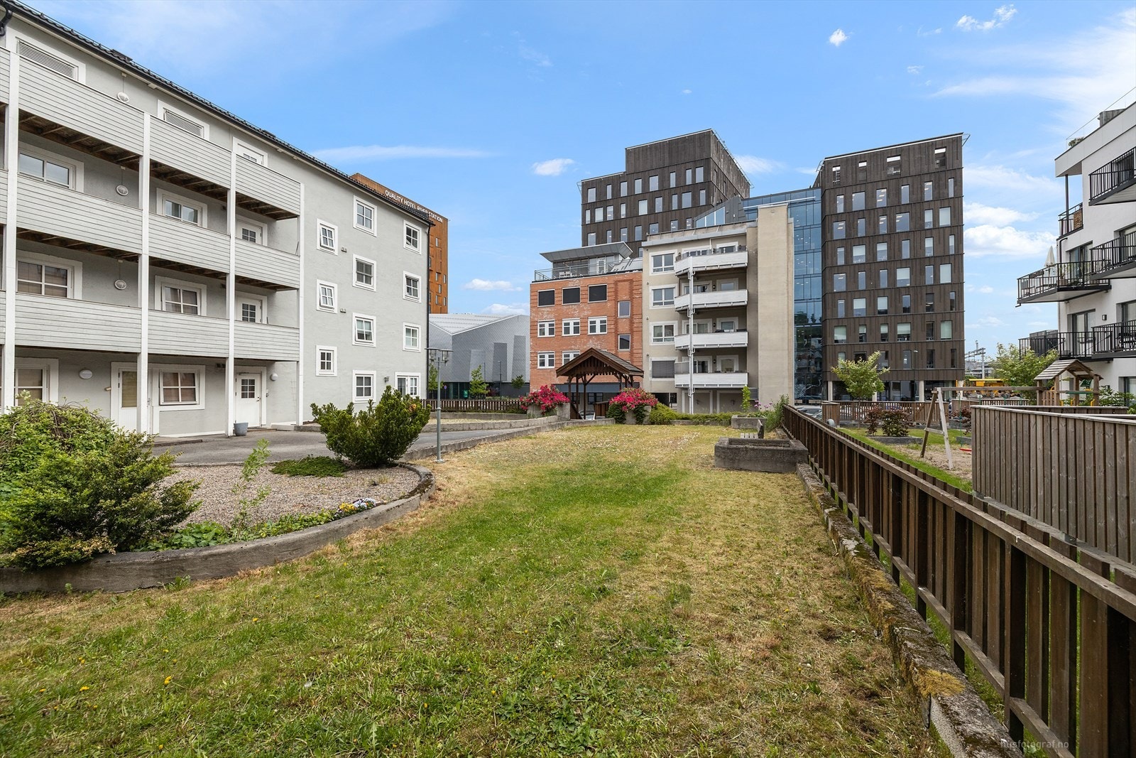 Fellesareal som er delt med flere omkringliggende sameier Galleribilde