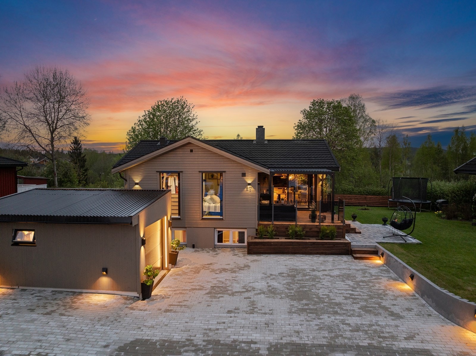 Dette er en lekker enebolig på Frogner med moderne løsninger og flotte utearealer. Galleribilde