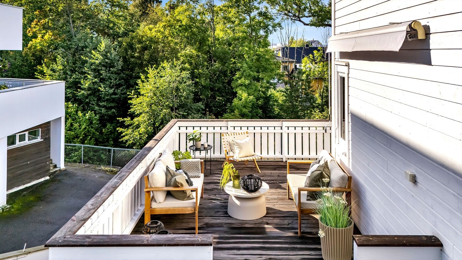 Terrasse. Galleribilde